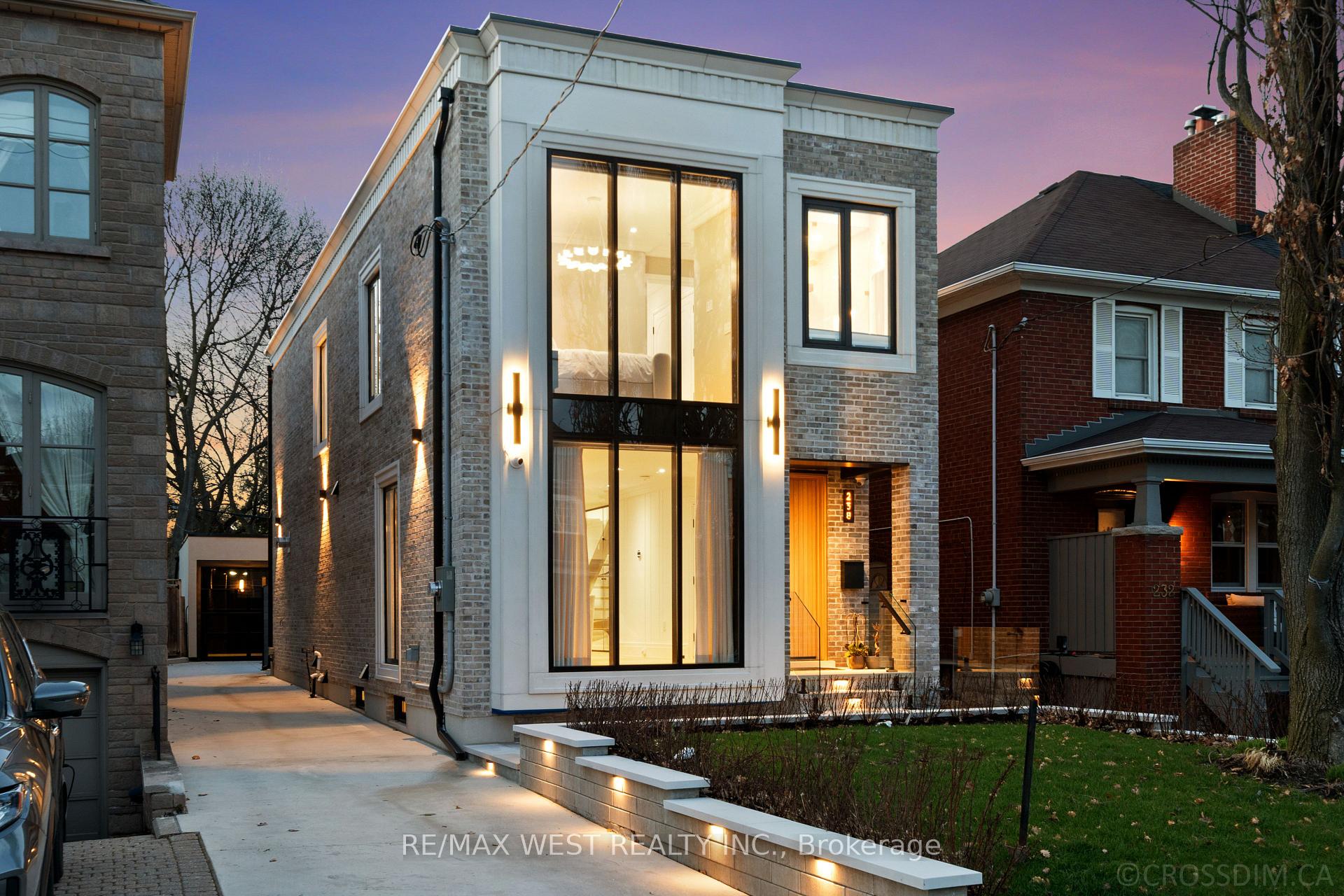 238 Melrose Avenue N, Toronto, ON M5M 1Z1