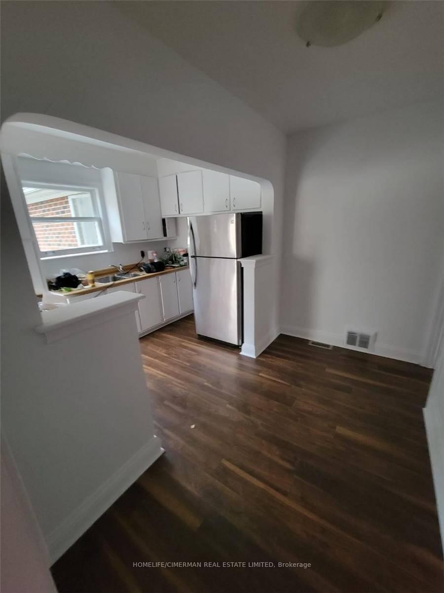 174 Johnston Avenue, Toronto, ON M2N 1H3