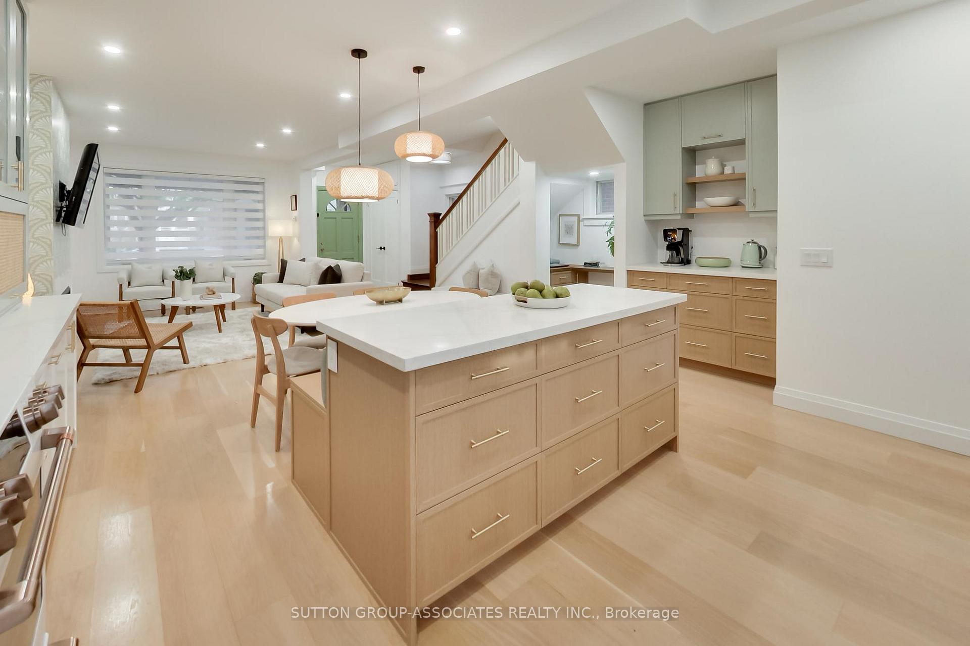 238 Lauder Avenue, Toronto C03, ON M6E 3H4