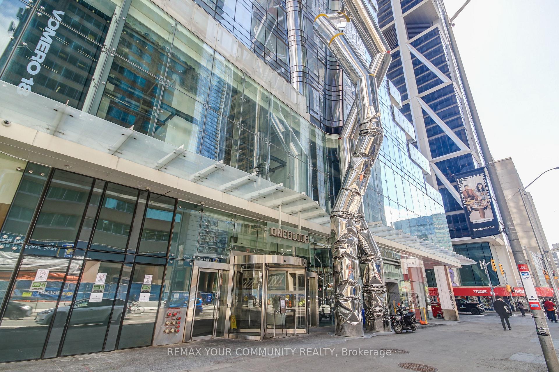 1 Bloor Street E 2504, Toronto, ON M4W 0A8