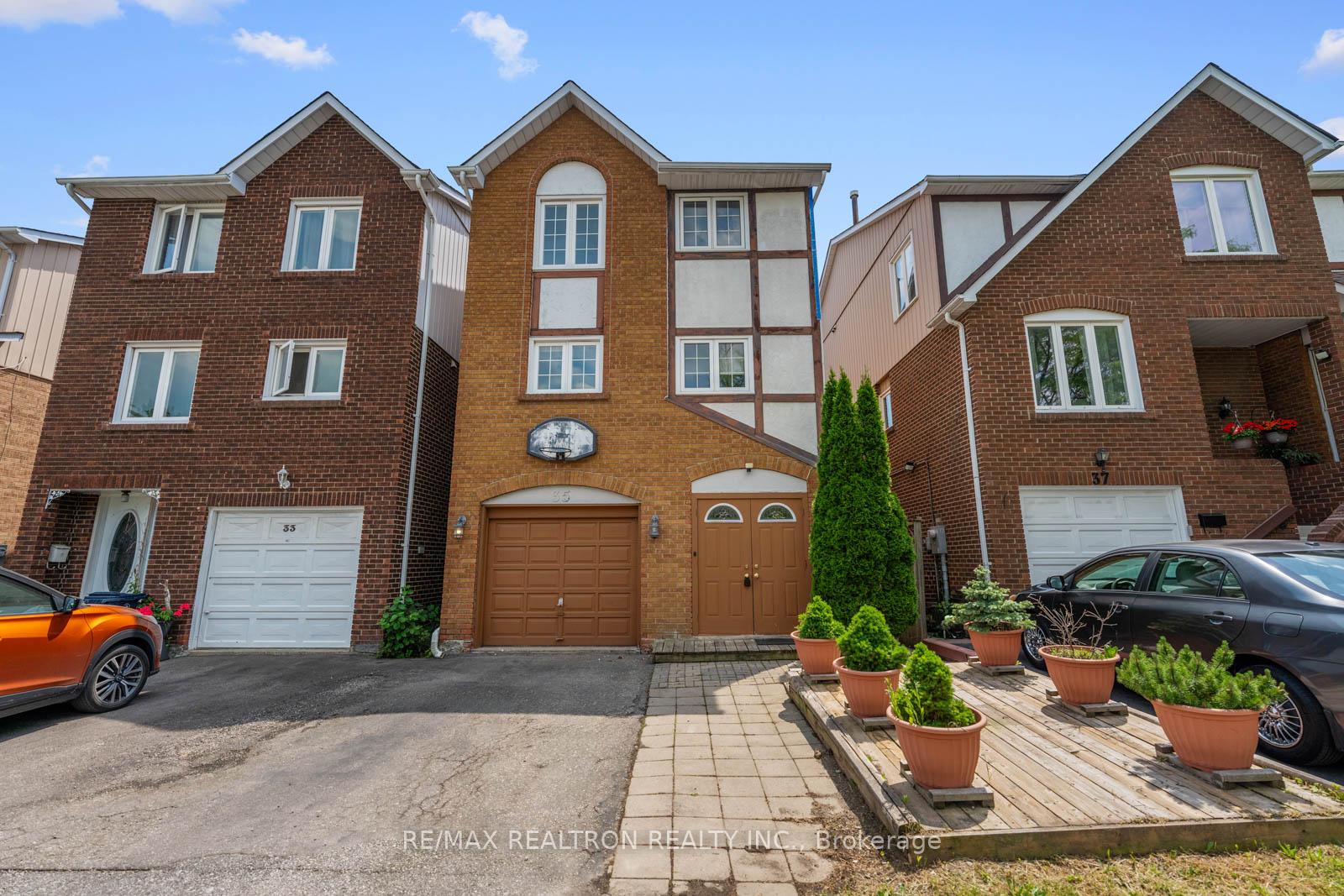 35 Festival Drive, Toronto C07, ON M2R 3T9