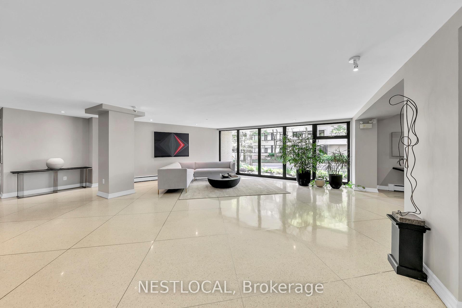 581 Avenue Road Avenue 504, Toronto, ON M4V 2K4