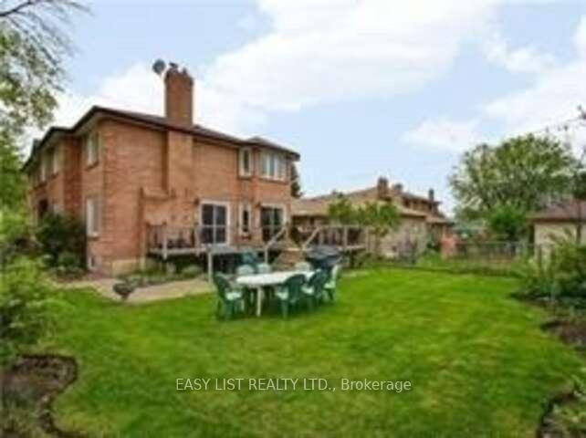 89 Patricia Avenue, Toronto, ON M2M 1J1