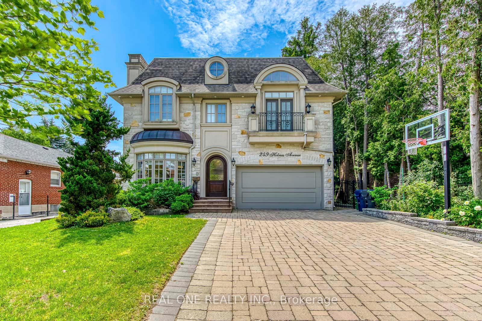 249 Holmes Avenue, Toronto, ON M2N 4M9