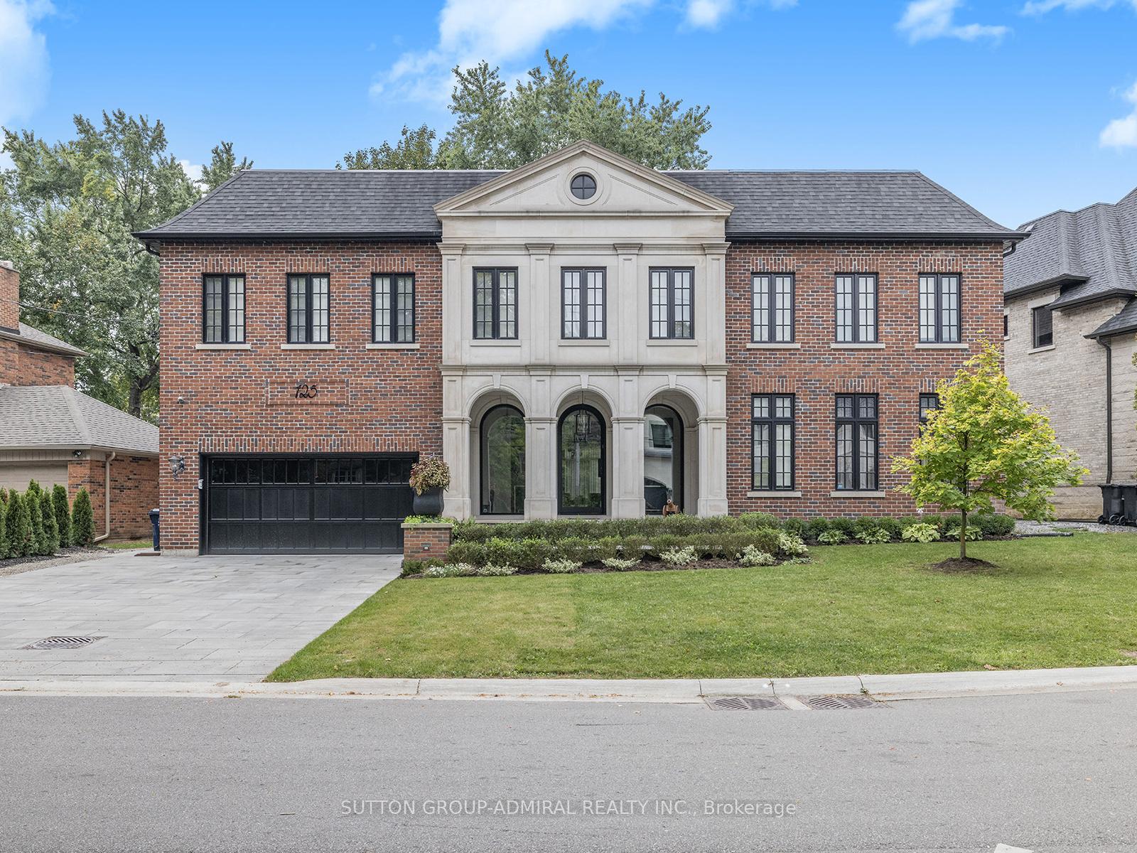125 Sandringham Drive, Toronto, ON M3H 1E2
