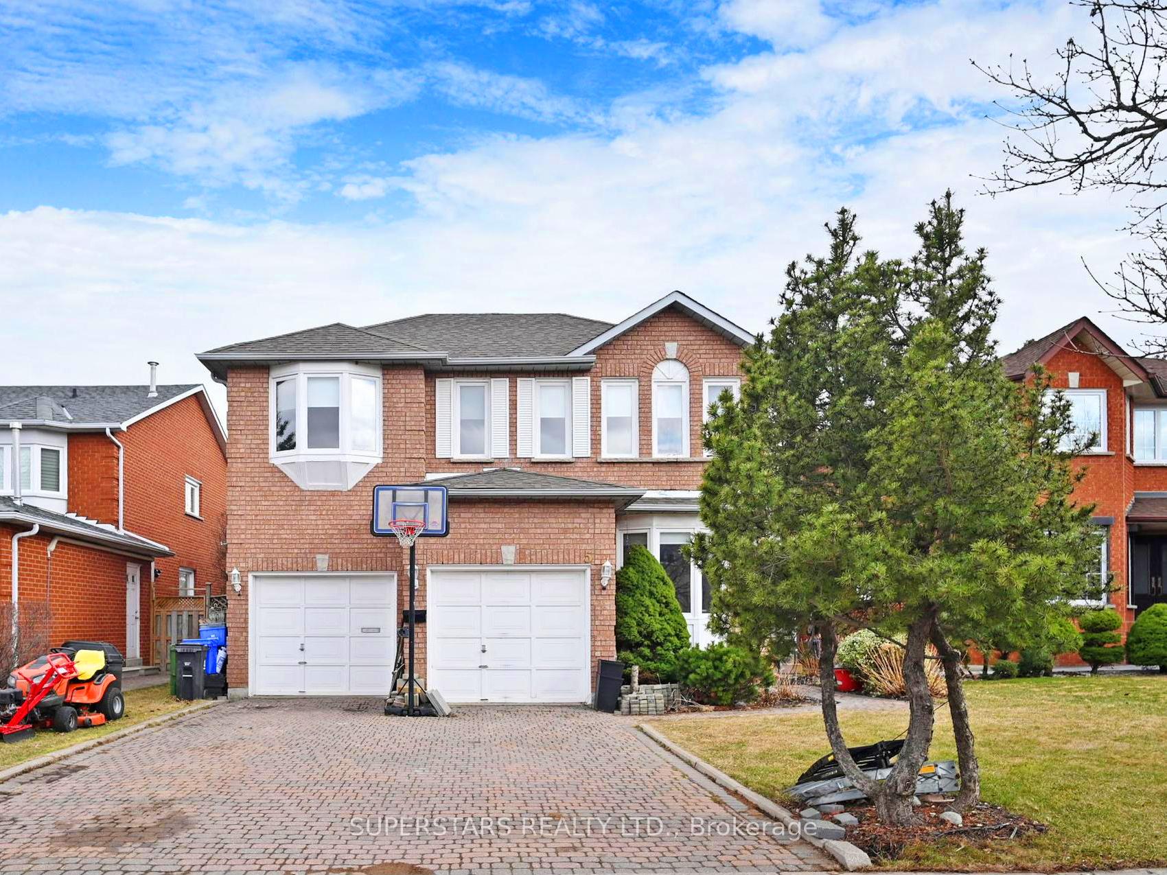 5 Jardin Hill Court, Toronto, ON M2H 3R8