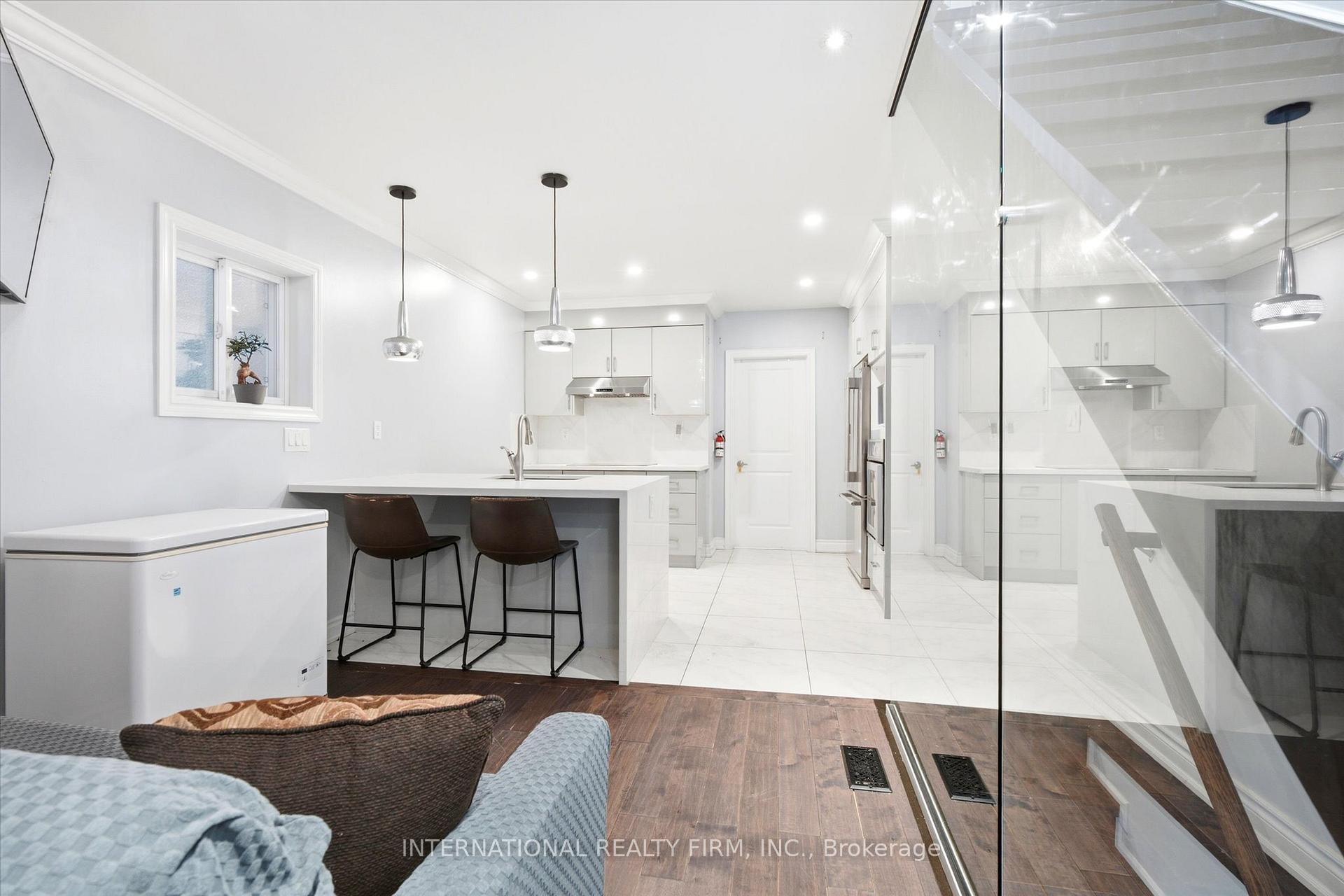 568 Delaware Avenue N, Toronto, ON M6H 2V2