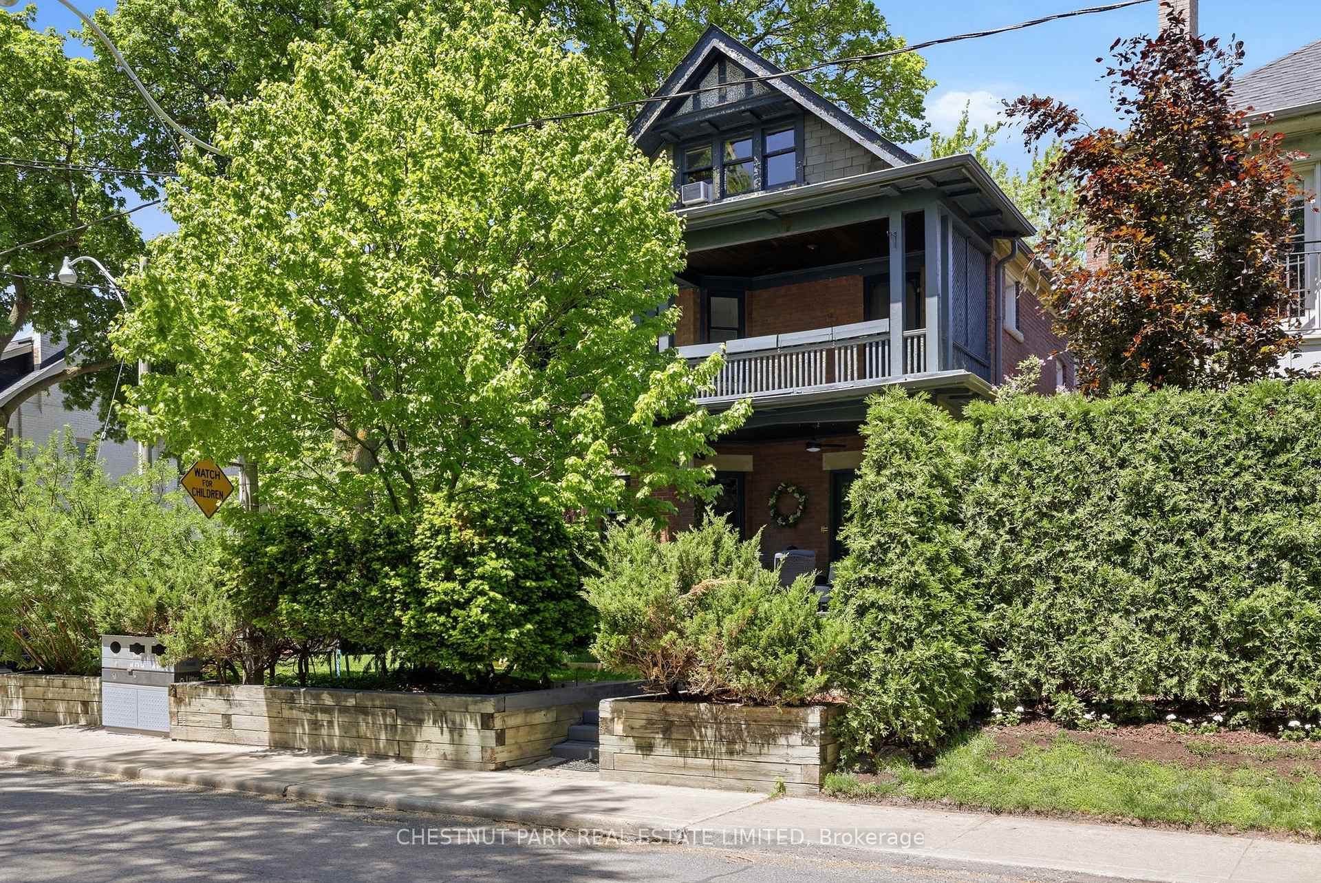 490 Summerhill Avenue, Toronto, ON M4W 2E5