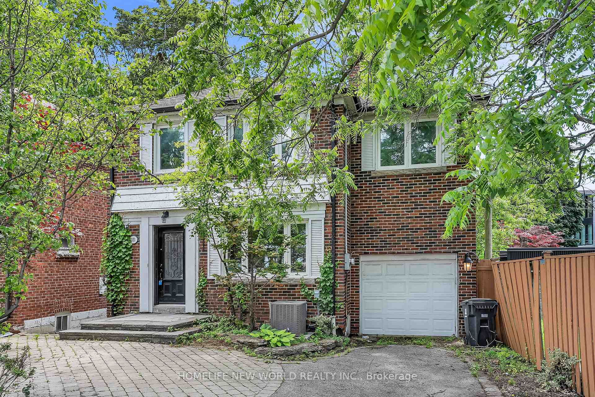 351 Lawrence Avenue W, Toronto, ON M5M 1B6