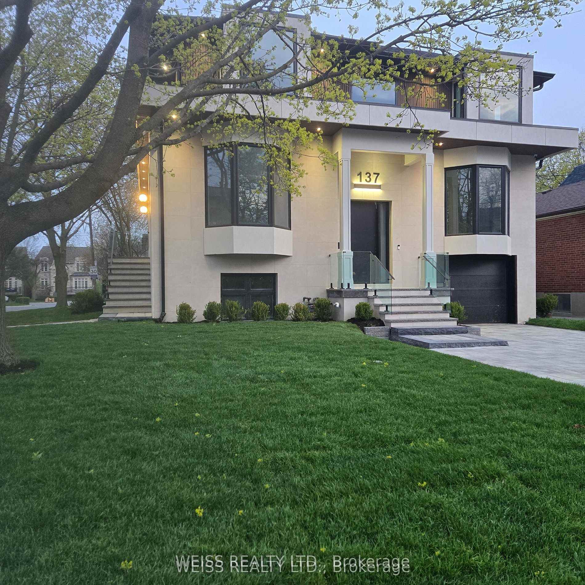 137 Bannockburn Avenue, Toronto, ON M5M 2N4