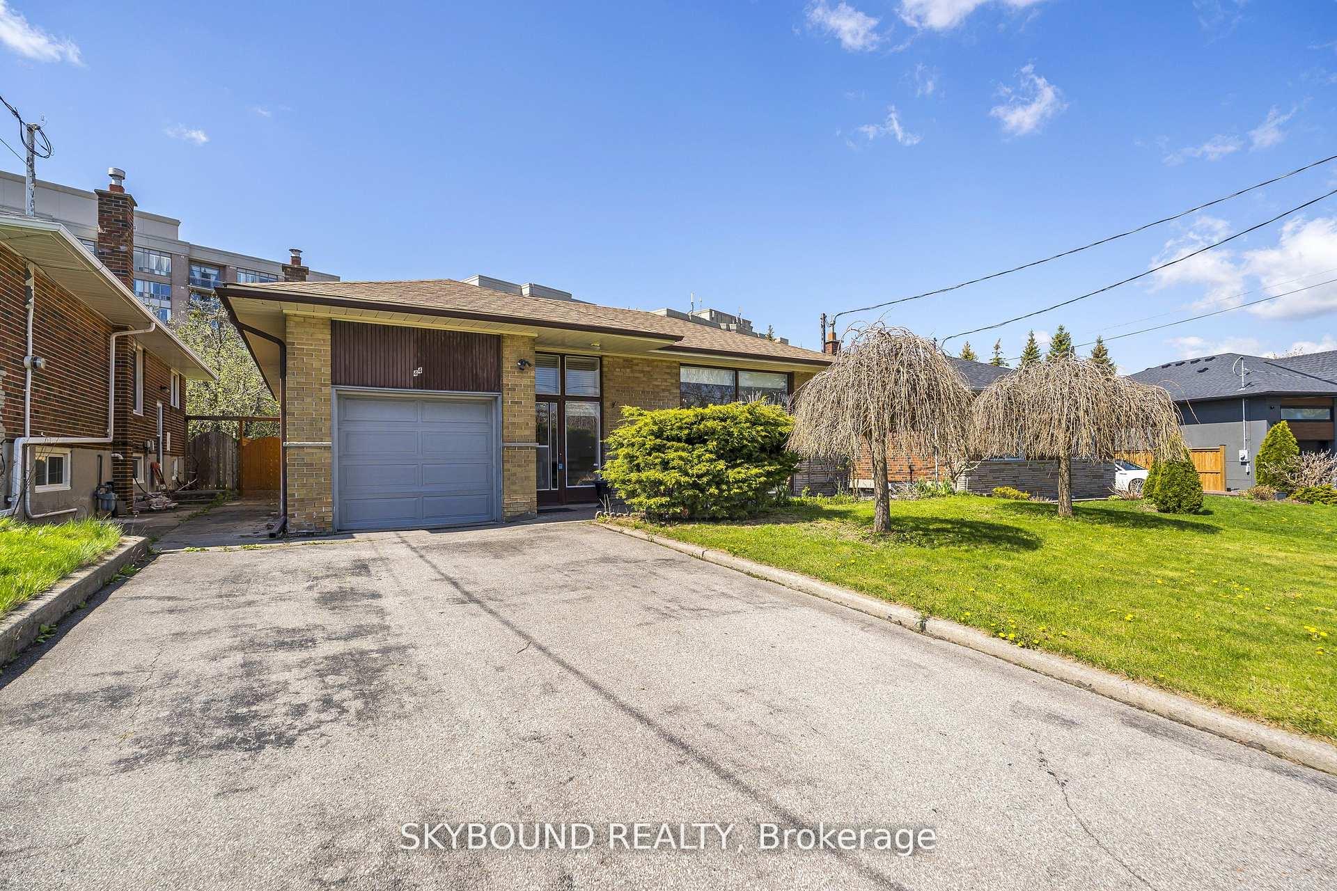44 Tinder Crescent, Toronto, ON M4A 1L3