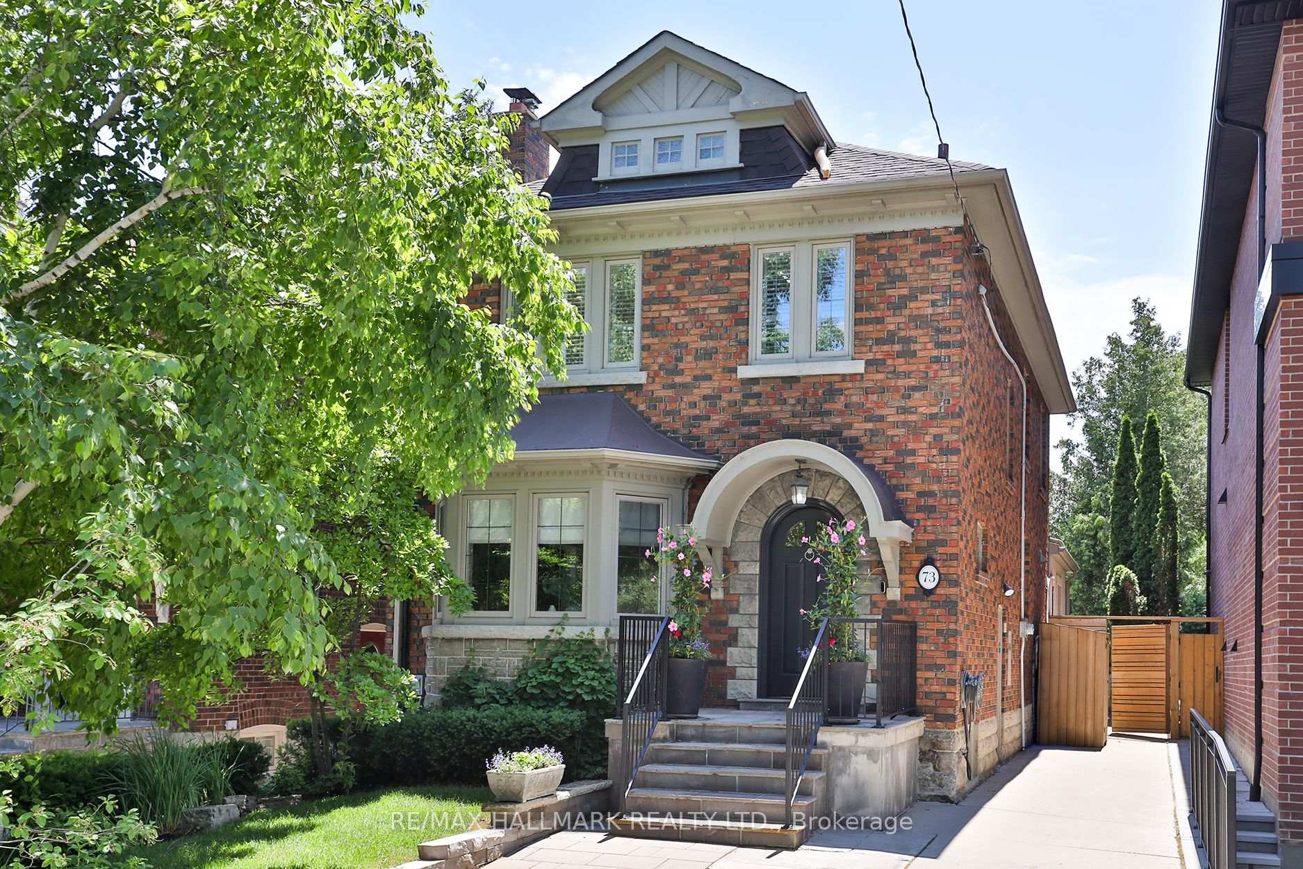 73 Elwood Boulevard, Toronto C04, ON M5N 1G9