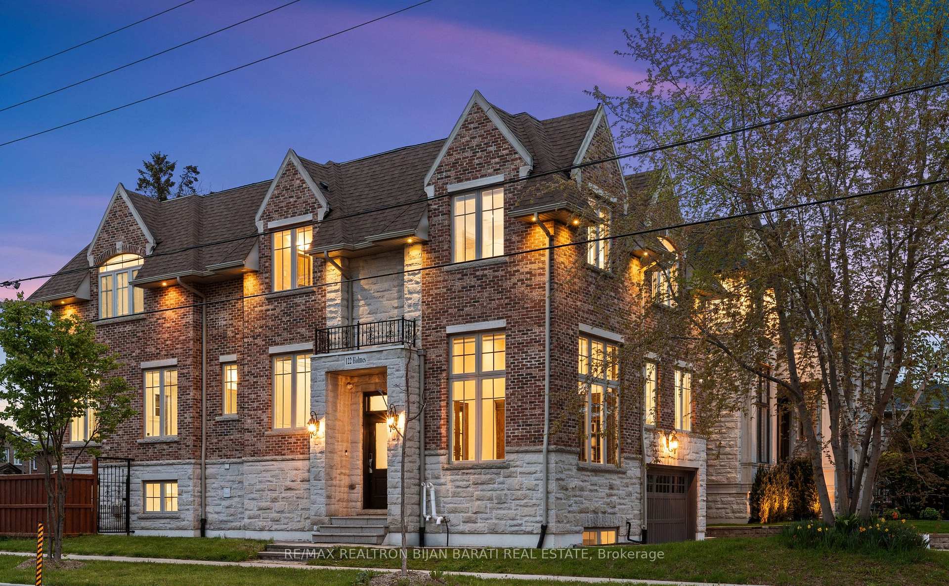 122 Holmes Avenue, Toronto, ON M2N 4M6