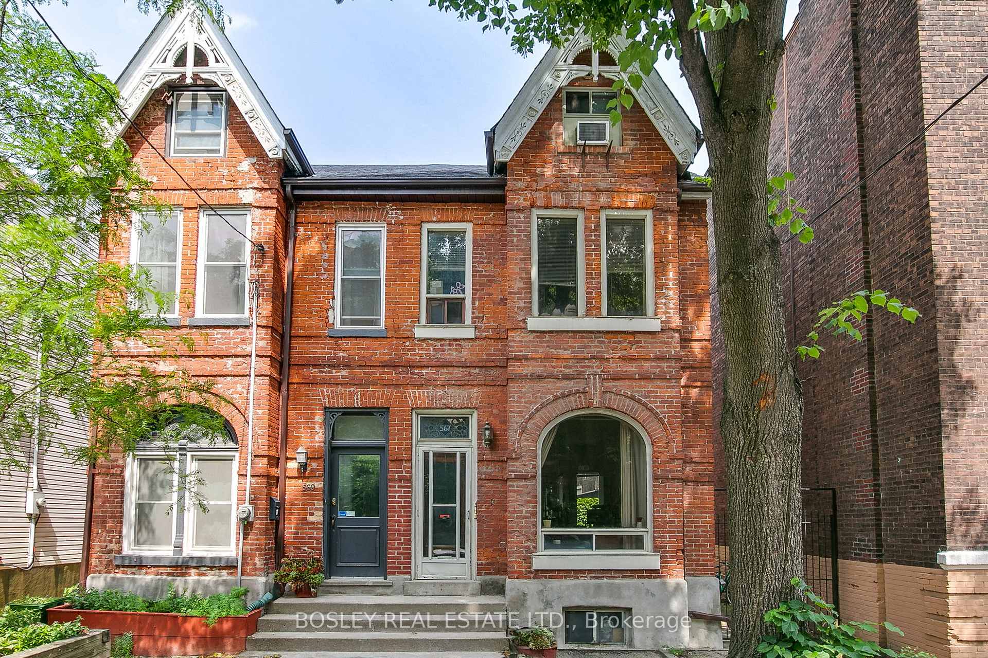 567 Ontario Street N, Toronto, ON M4X 1M9