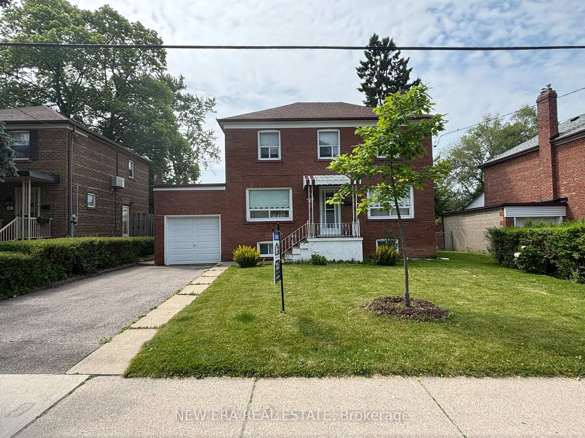 27 Dell Park Avenue, Toronto, ON M6B 2T5