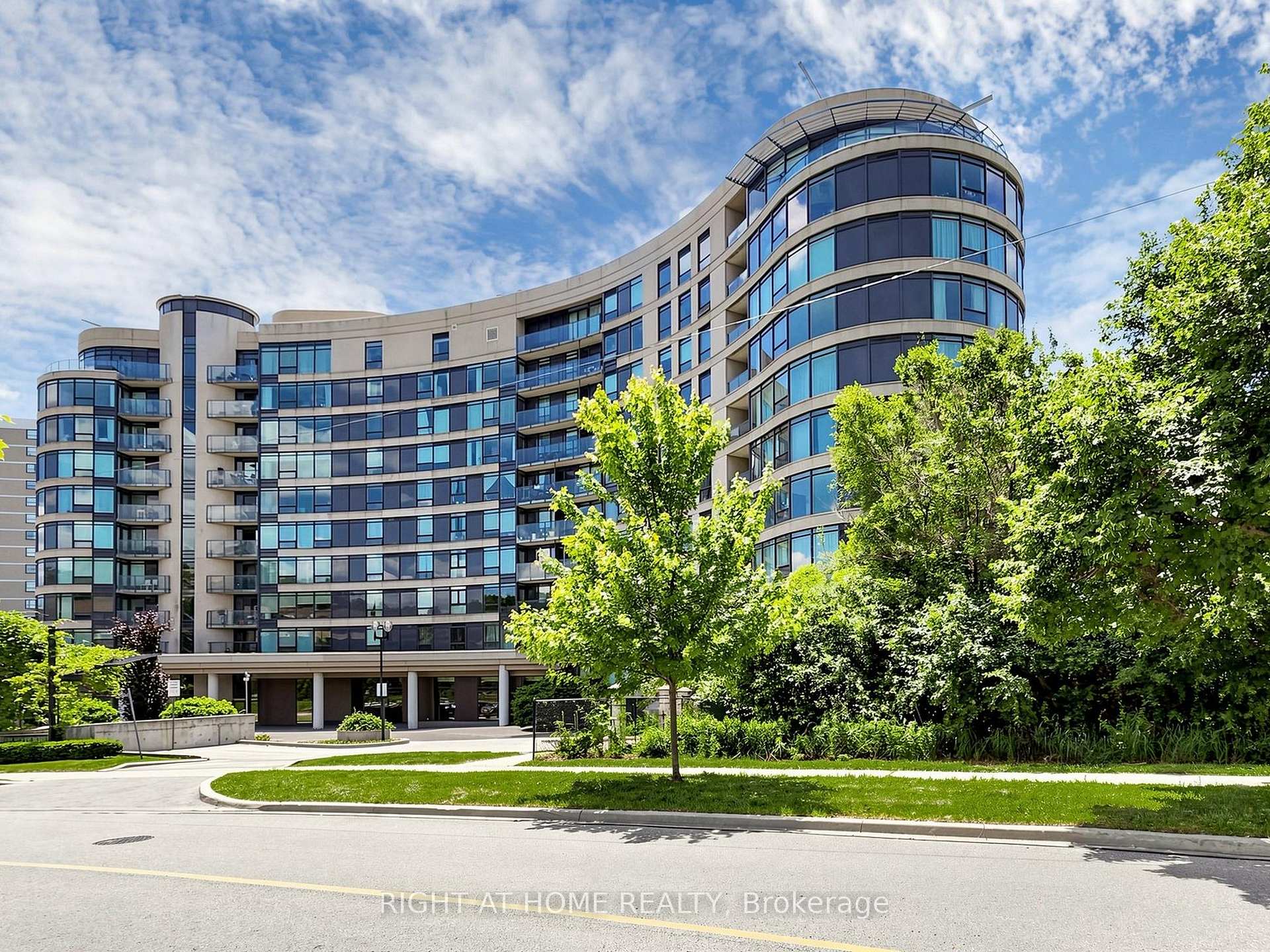 18 Valley Woods Road 1008, Toronto, ON M3A 0A1