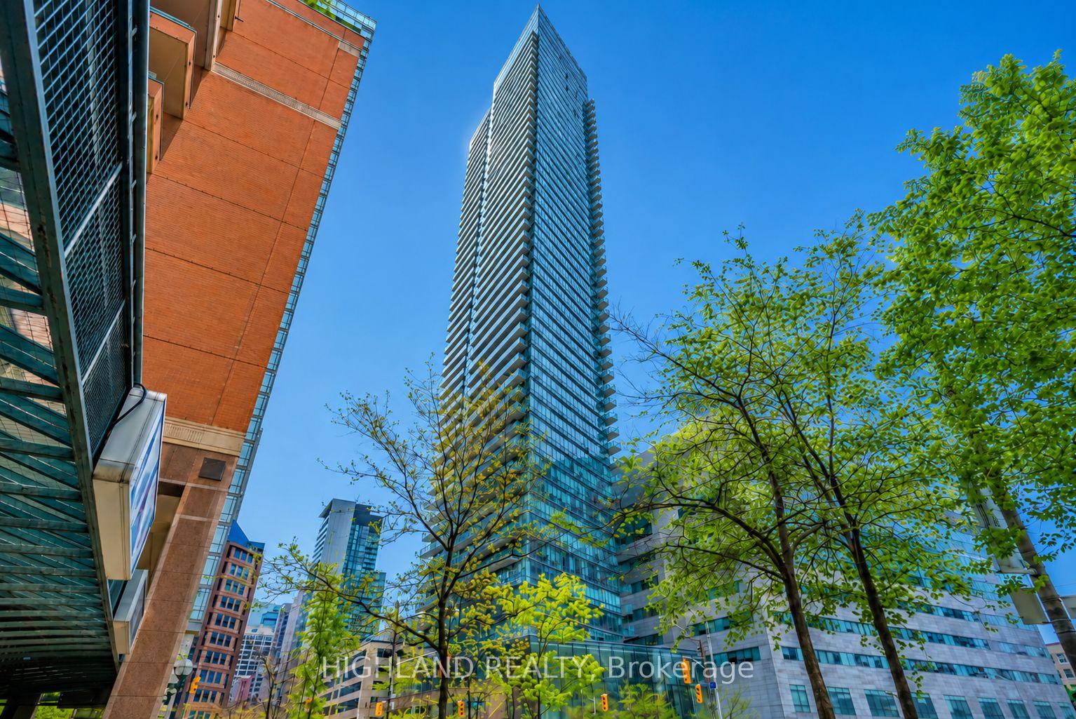 832 Bay Street 2409, Toronto, ON M5S 1Z6