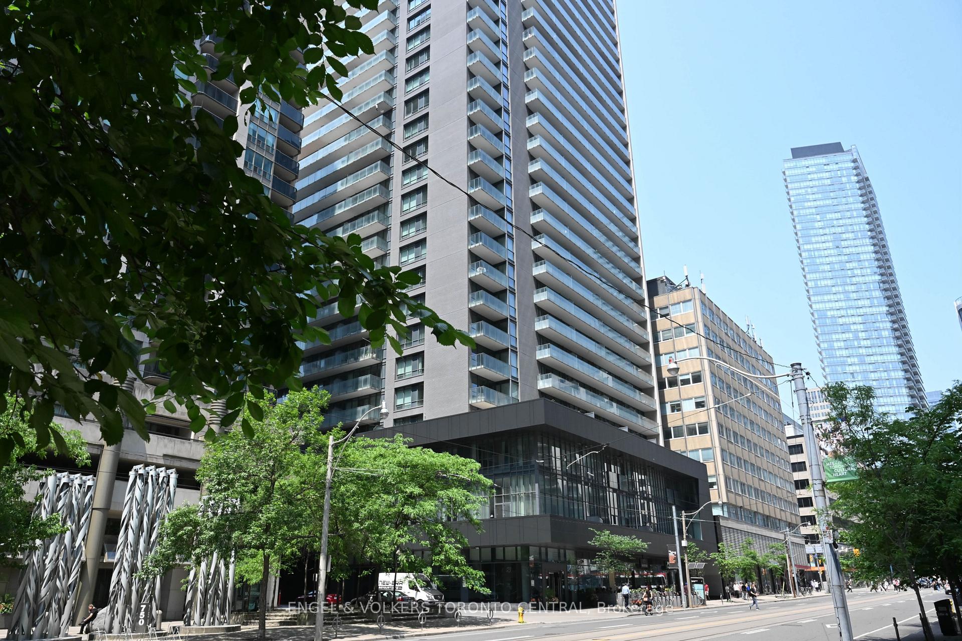 770 Bay Street 2504, Toronto, ON M5G 0A6