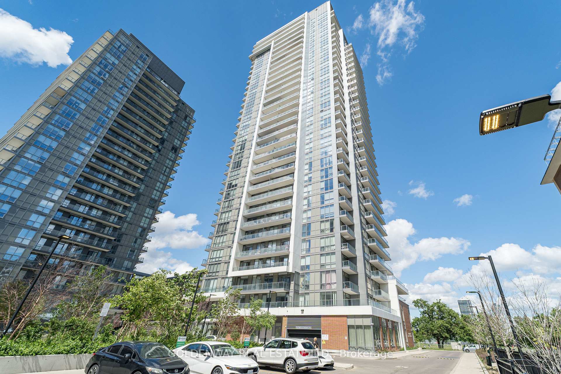 32 Forest Manor Road 2809, Toronto, ON M2J 1M3