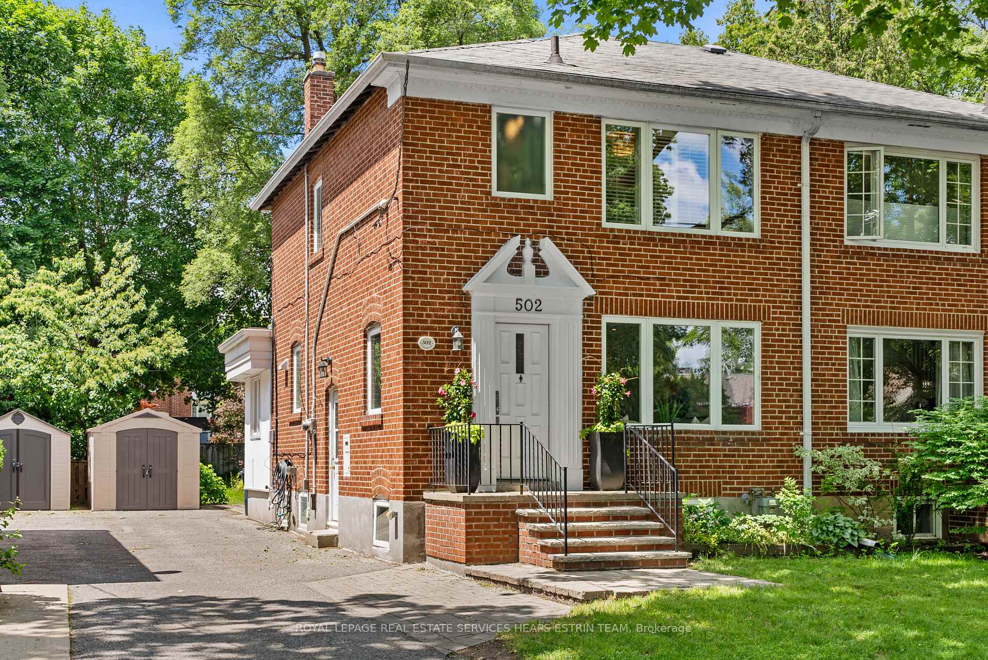 502 Sutherland Drive, Toronto, ON M4G 1K8