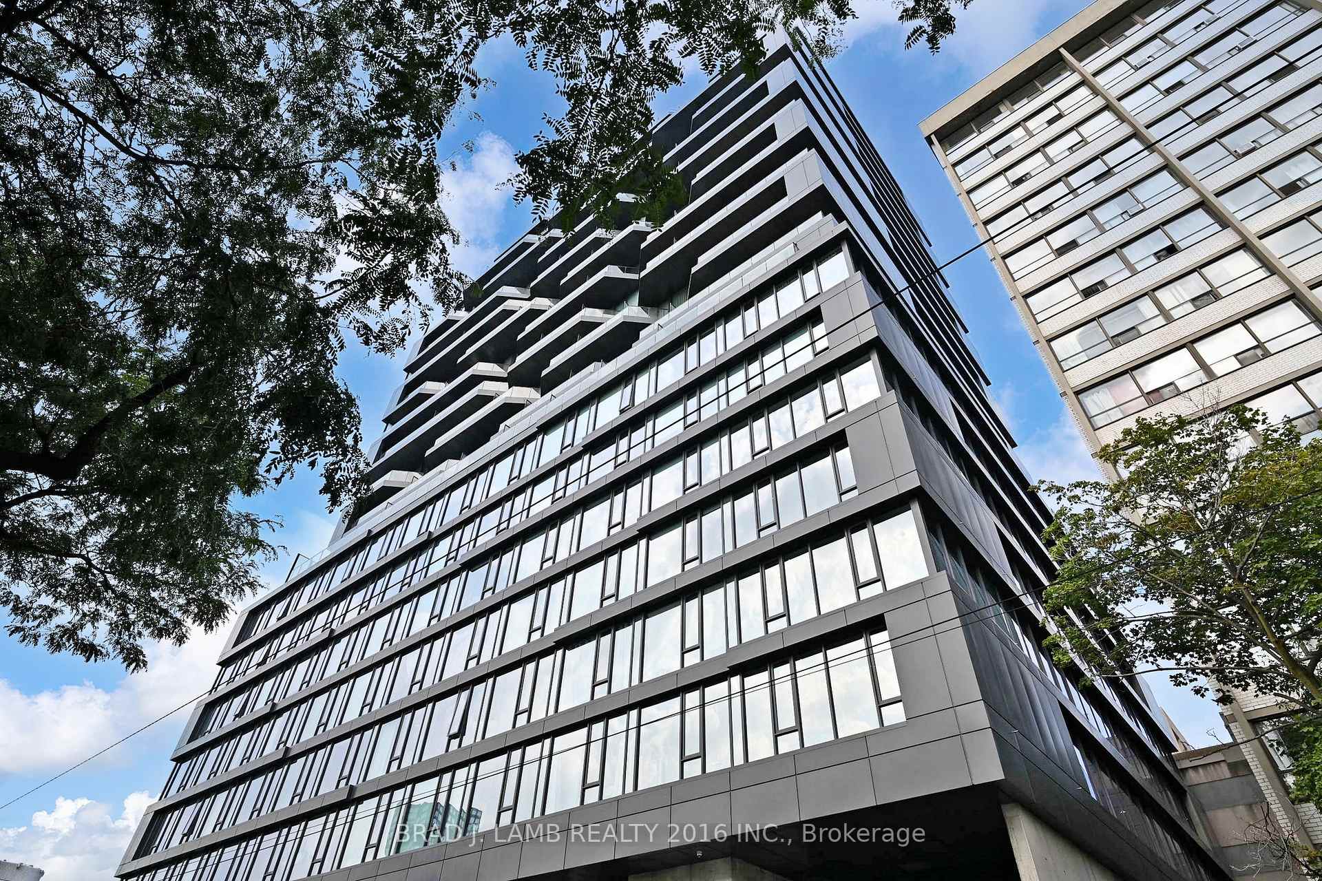 195 McCaul Street 1011, Toronto, ON M5T 0E5