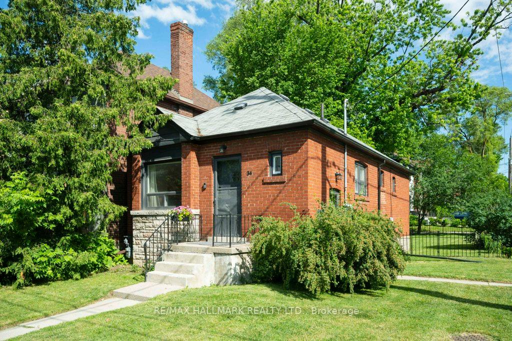34 Gloucester Grove, Toronto, ON M6C 2A1