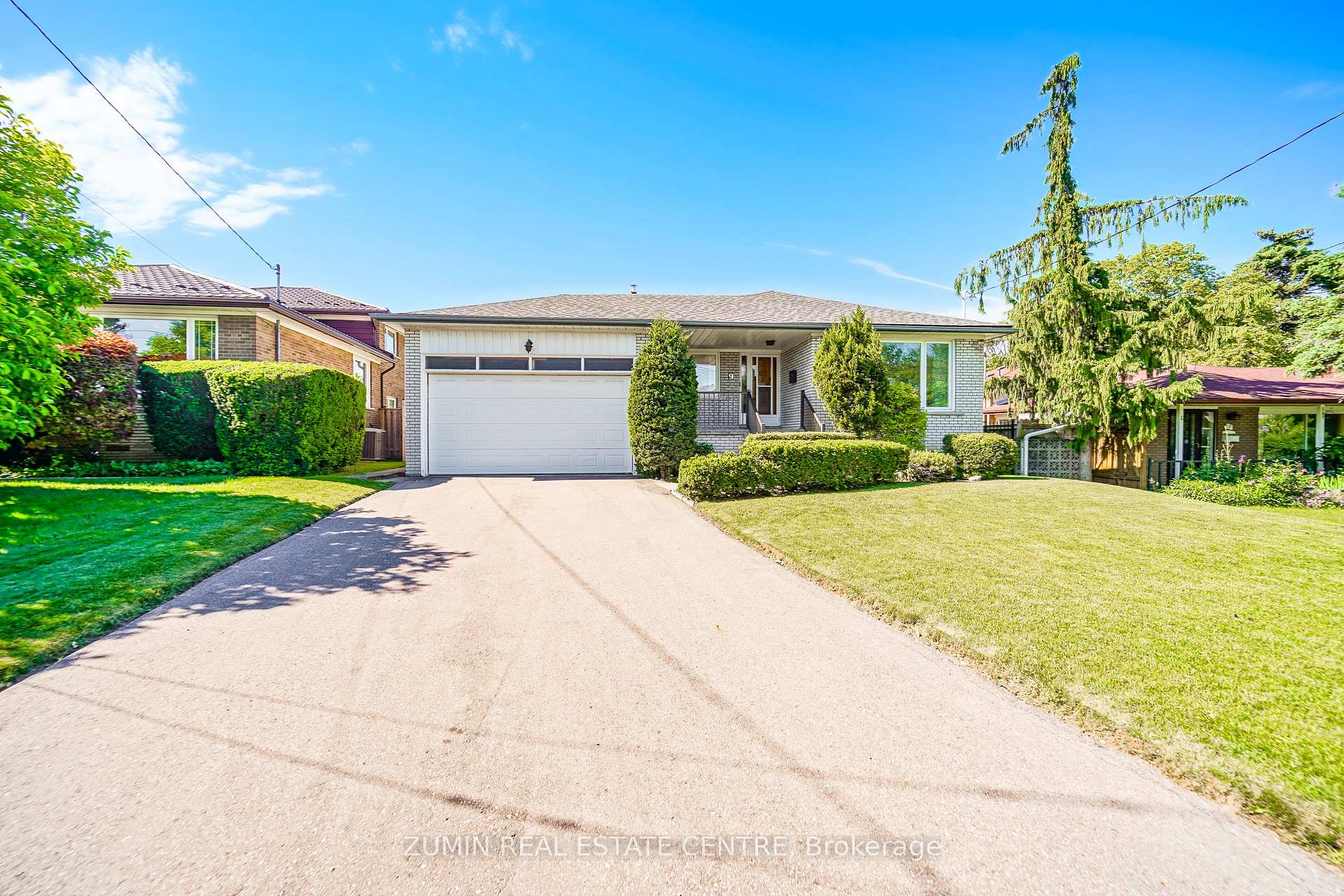 9 Oldborough Circle, Toronto, ON M2J 3A1