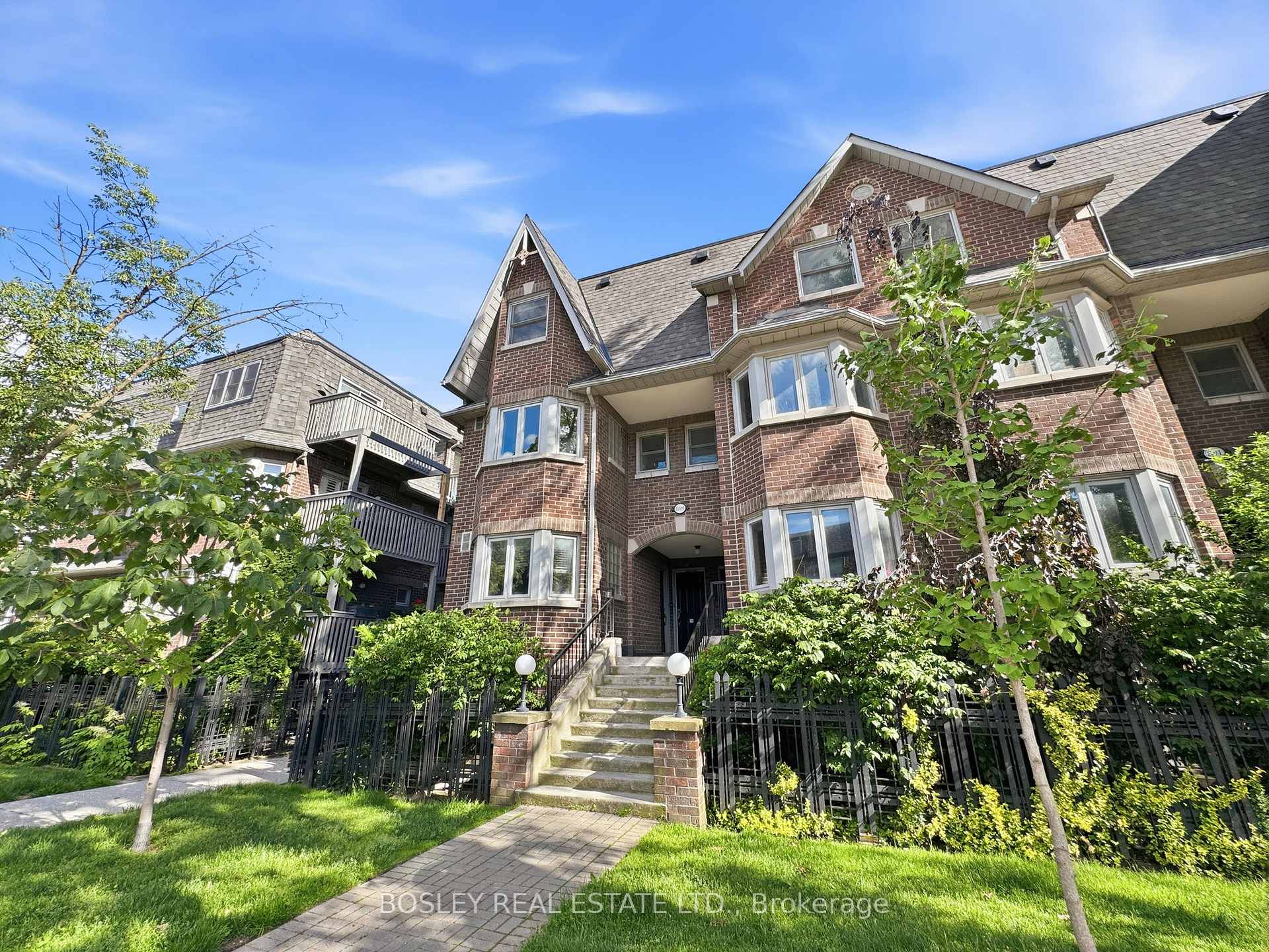 889 Adelaide Street W B, Toronto, ON M6J 3T1
