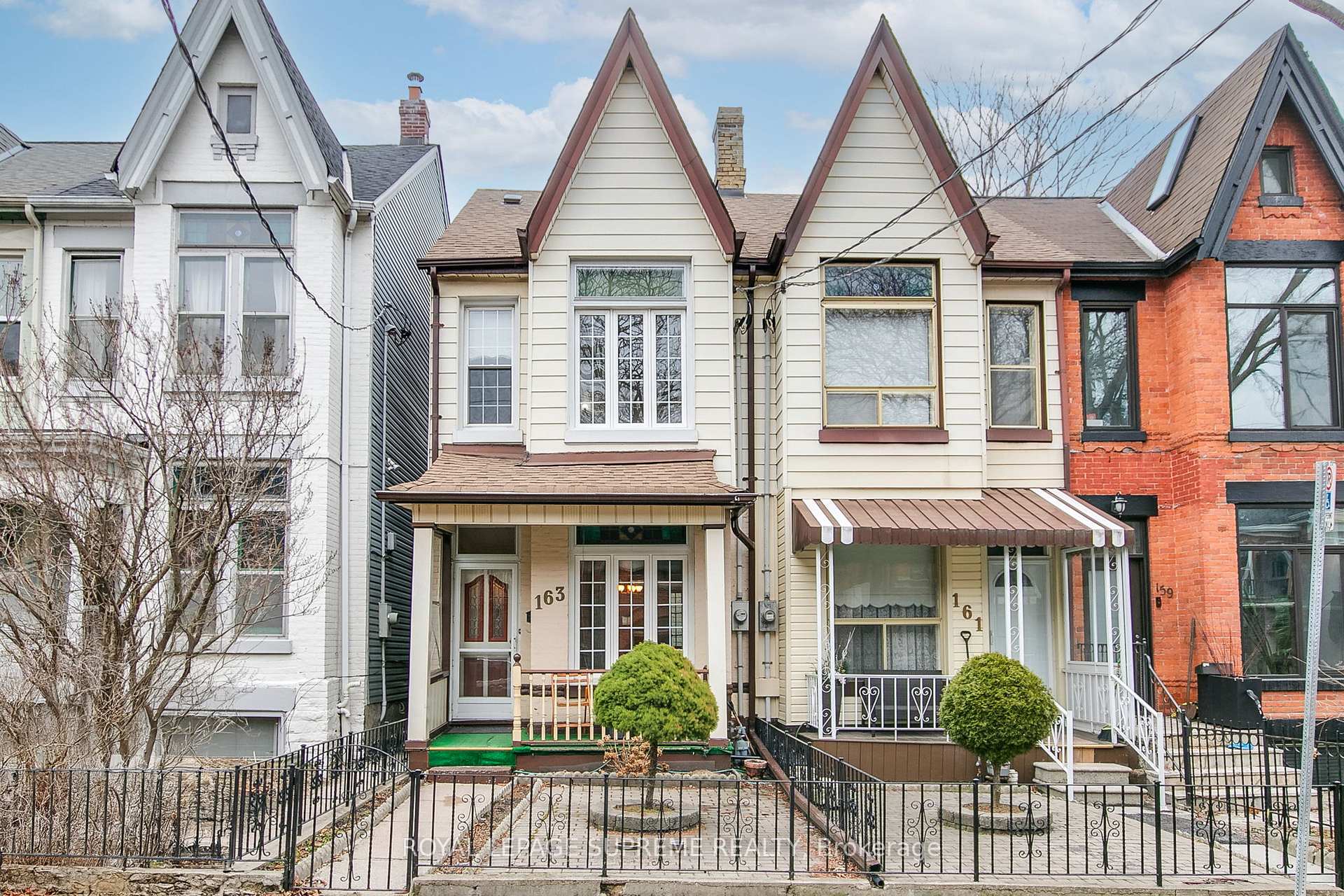 163 Beaconsfield Avenue, Toronto, ON M6J 3J7