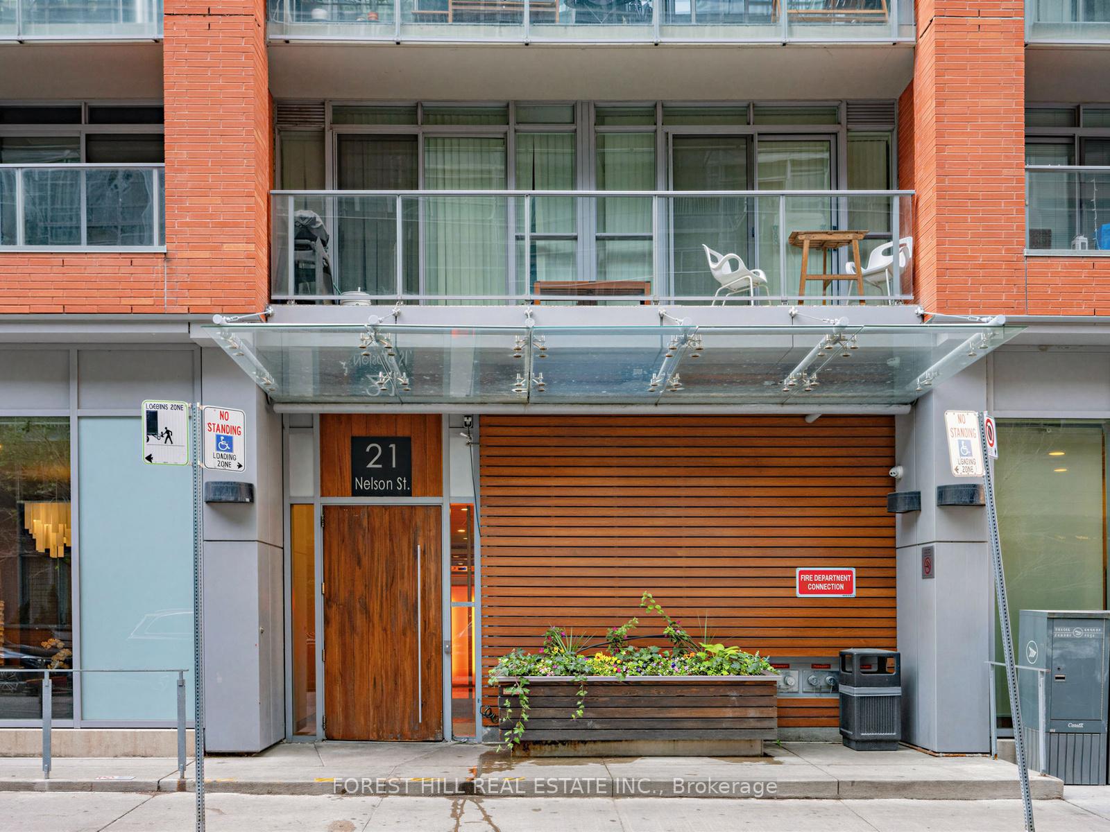 21 Nelson Street 1019, Toronto, ON M5V 3H9