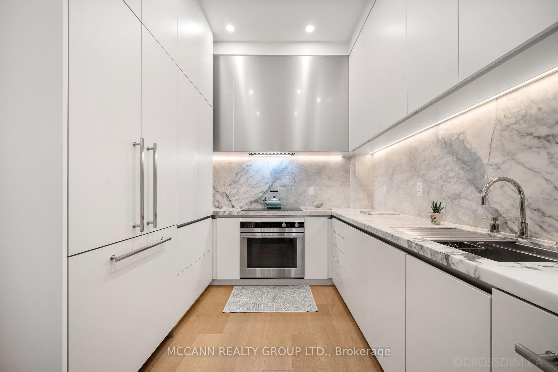 45 York Mills Road 119, Toronto, ON M2P 1B6