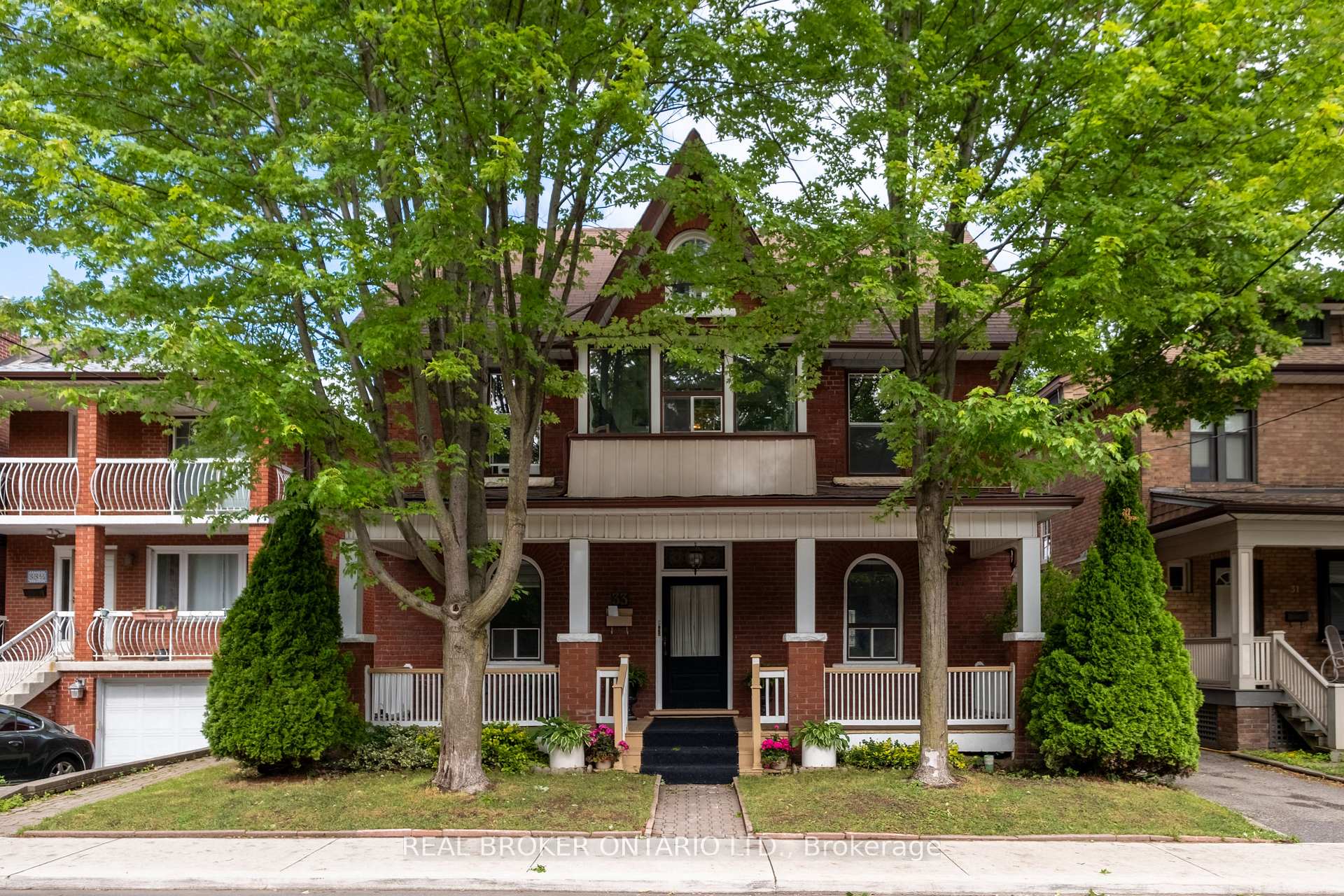 33 Atlas Avenue, Toronto, ON M6C 3N8
