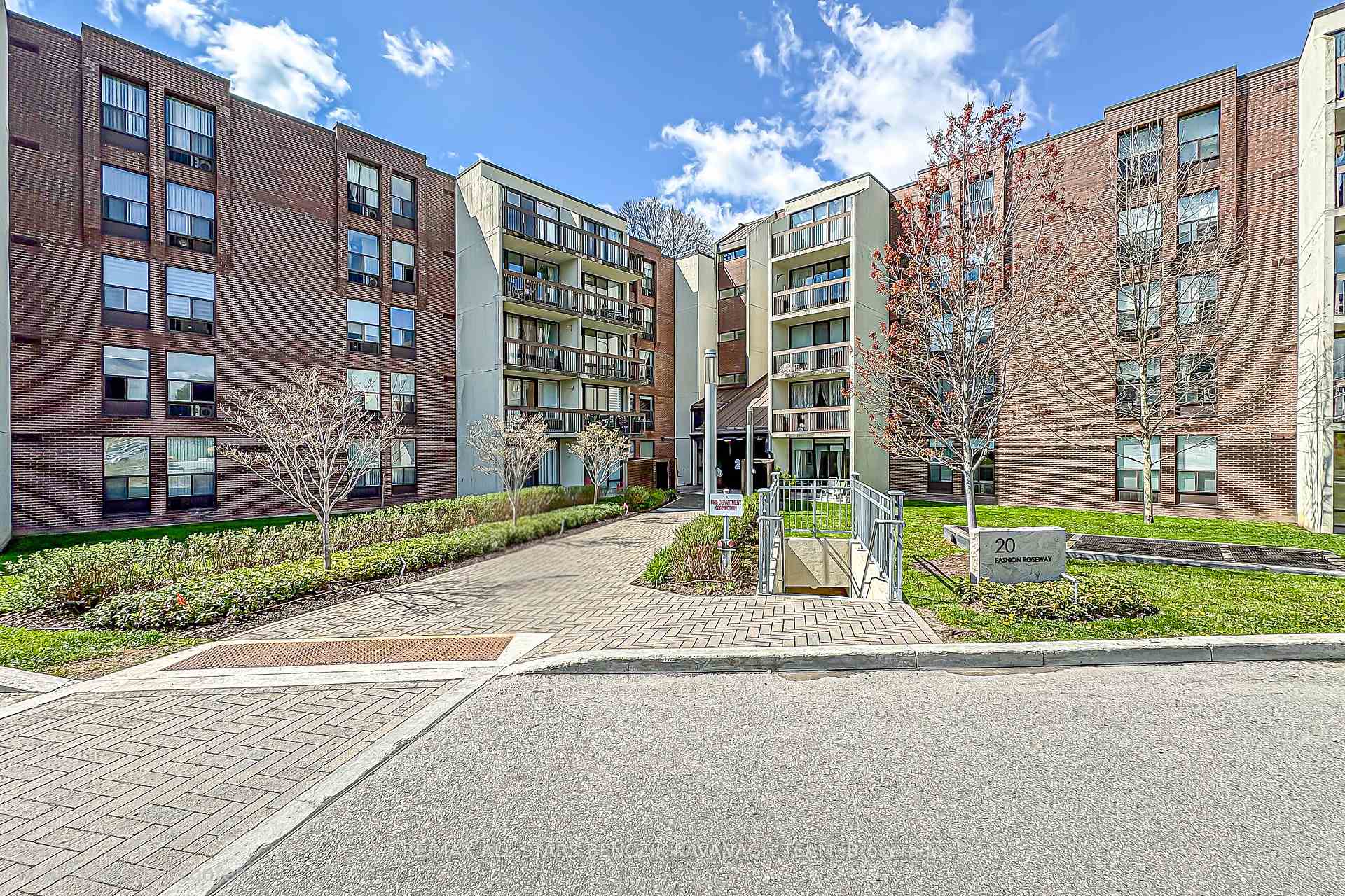 20 Fashion Roseway N/A 408, Toronto, ON M2N 6B5