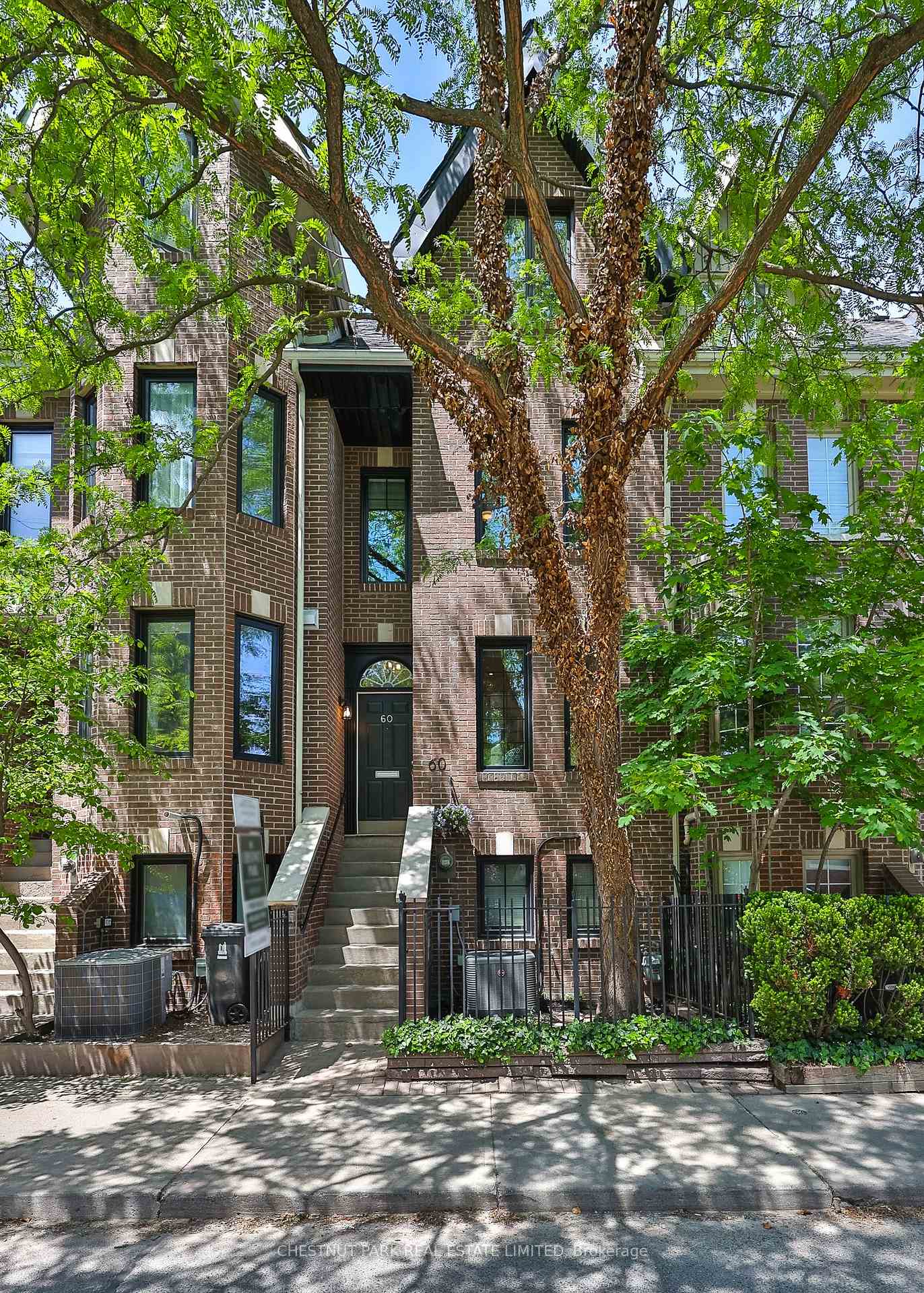 60 Alcorn Avenue, Toronto, ON M4V 1E4