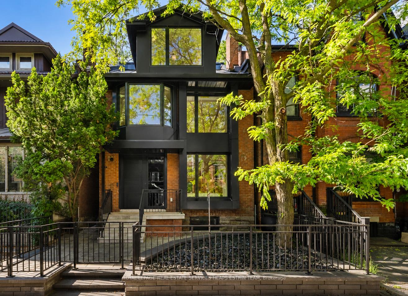 16 Tranby Avenue, Toronto, ON M5R 1N5
