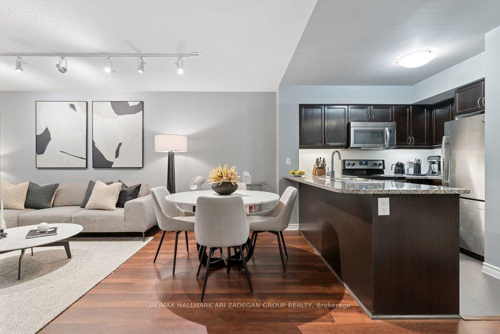 19 Grand Trunk Crescent 3108, Toronto, ON M5J 3A3