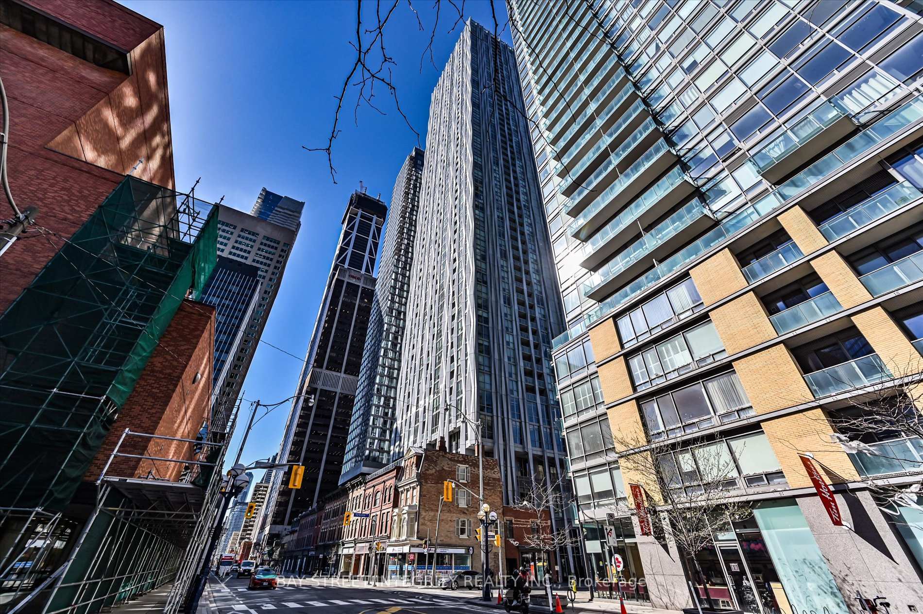 1 Yorkville Avenue 3208, Toronto, ON M4W 0B1