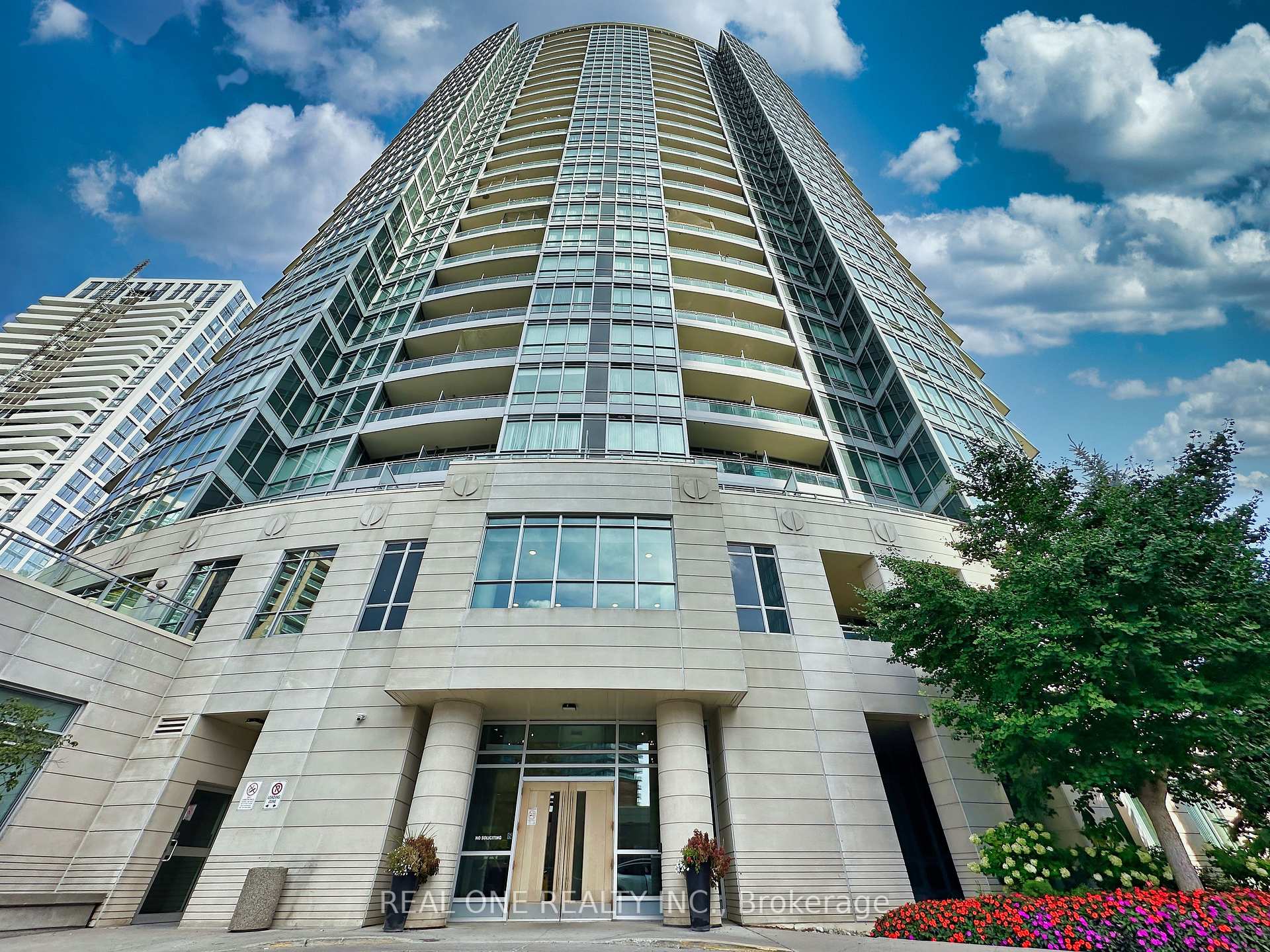 18 Holmes Avenue 2205, Toronto, ON M2N 0E1