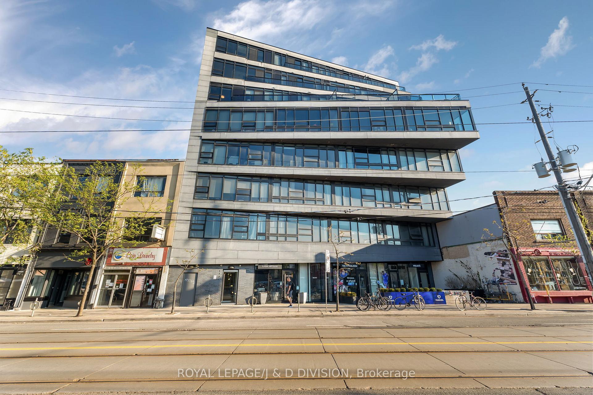 1239 Dundas Street W 405, Toronto, ON M6J 1X6