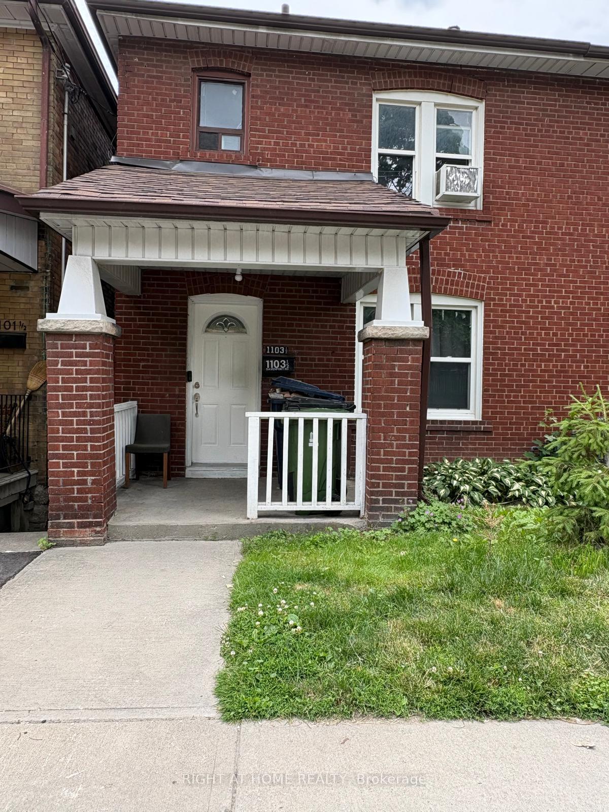 1103 1/2 Davenport Road, Toronto, ON M6G 2C3