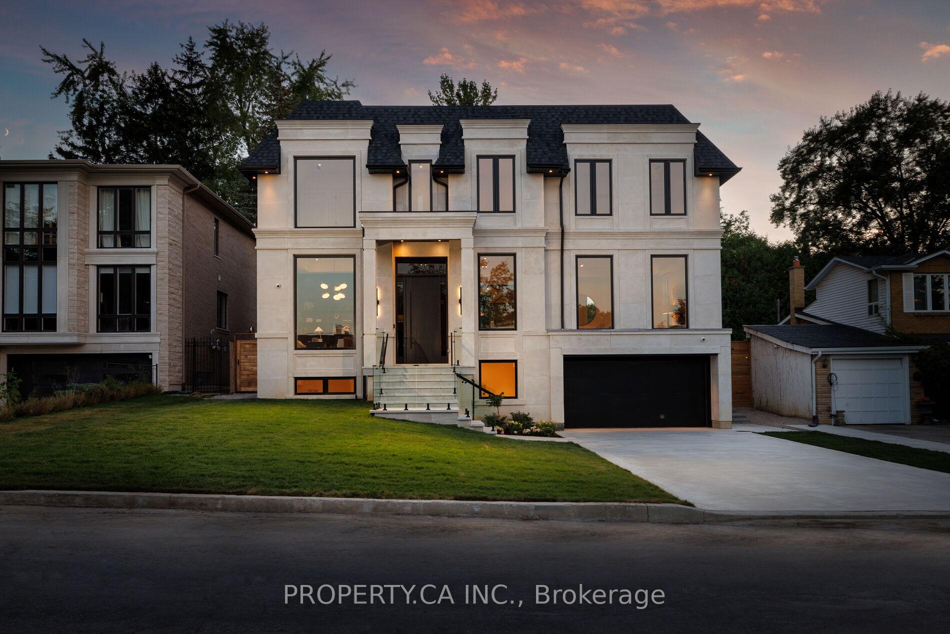 10 Grangemill Crescent, Toronto, ON M3B 2J2