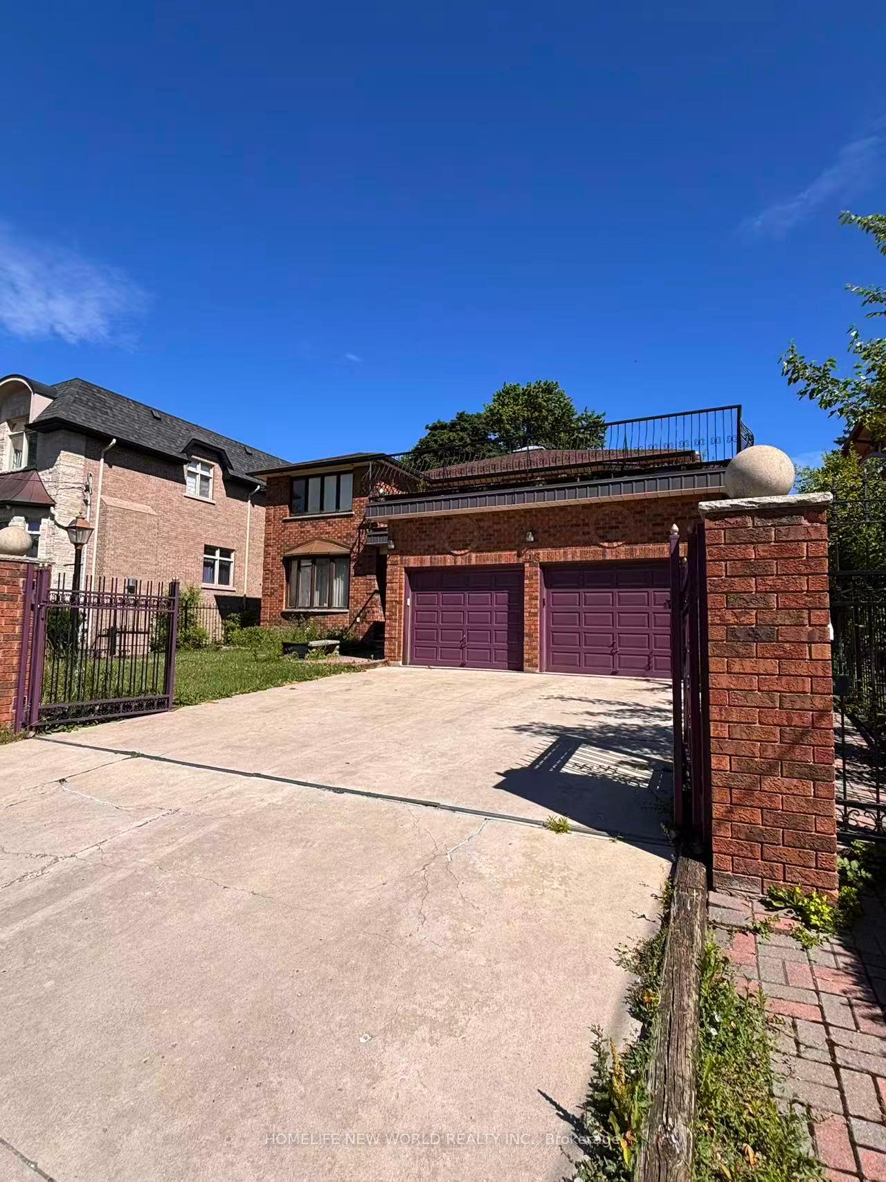 218 Hollywood Avenue, Toronto, ON M2N 3K6