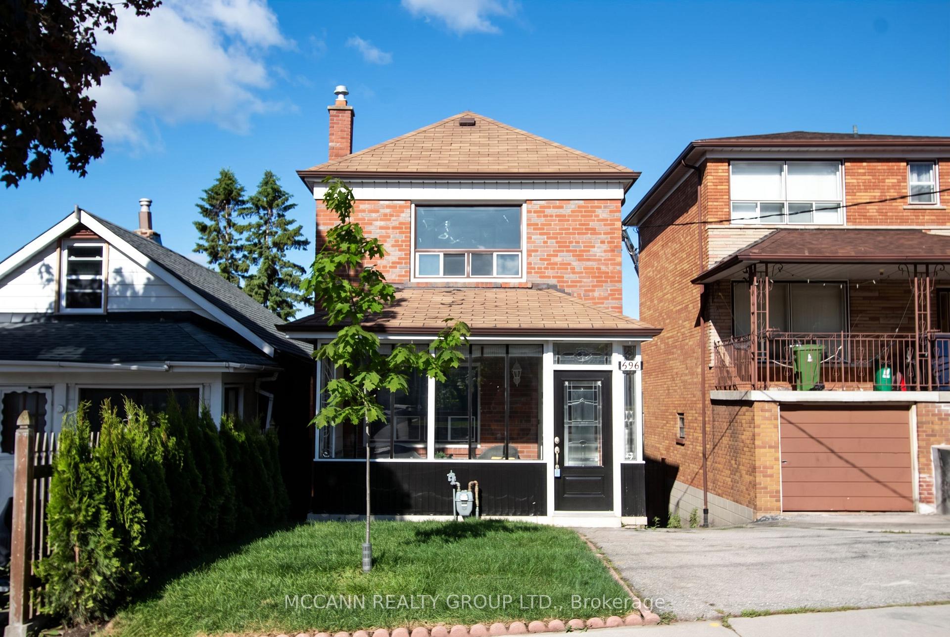 496 Northcliffe Boulevard, Toronto, ON M6E 3L5