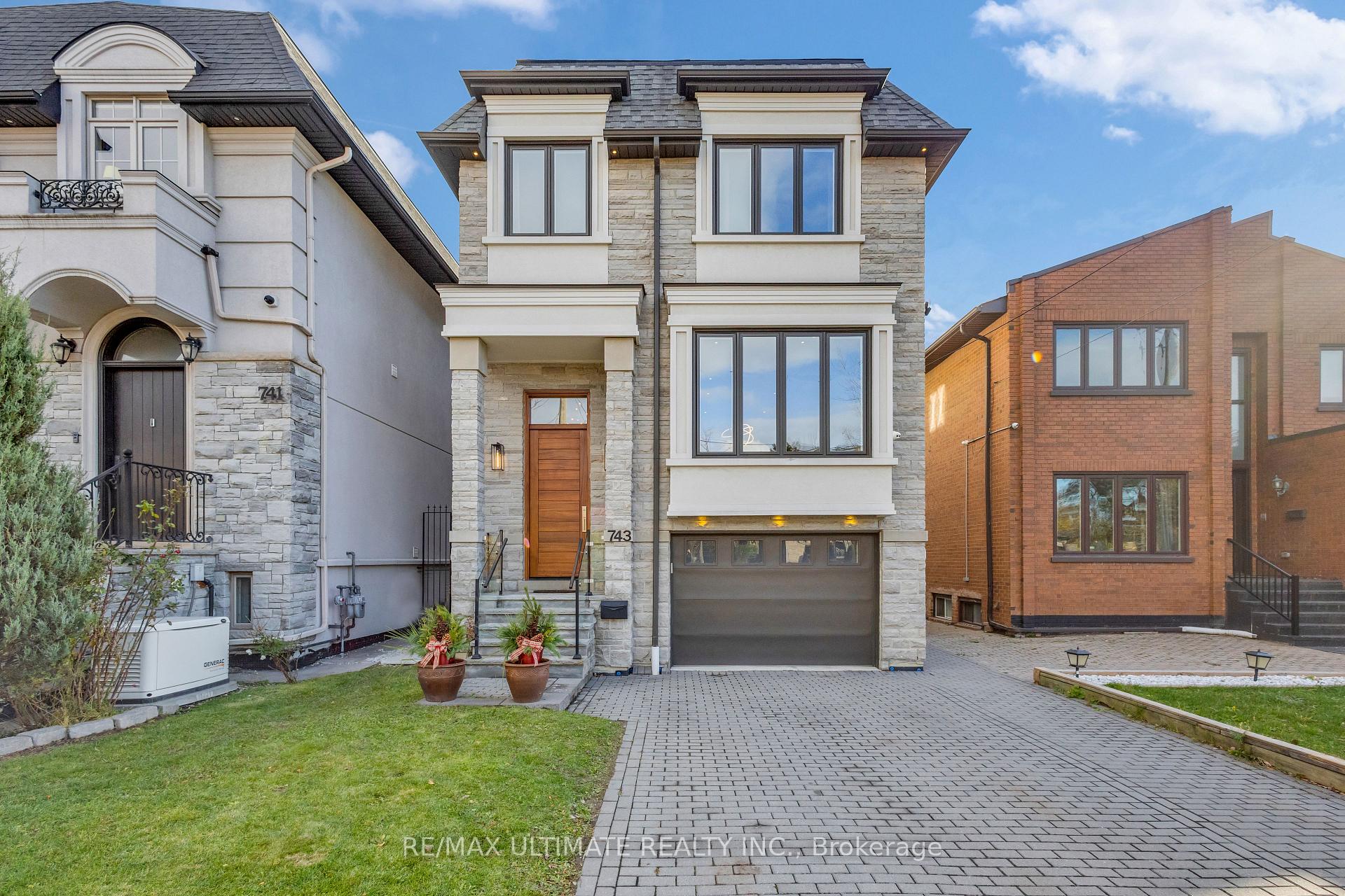 743 Glencairn Avenue, Toronto, ON M6B 1Z9