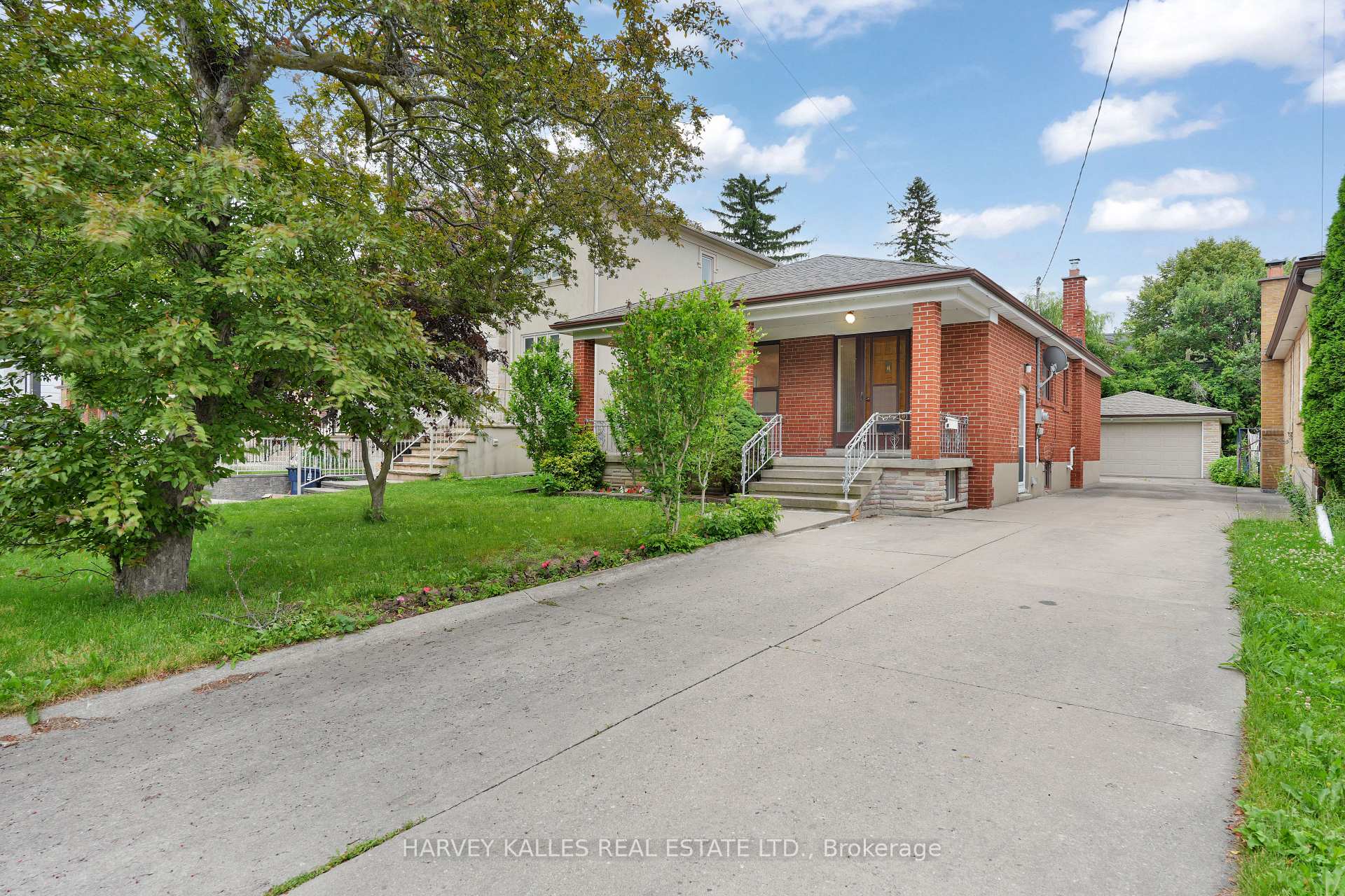 61 Abitibi Avenue, Toronto, ON M2M 2V3