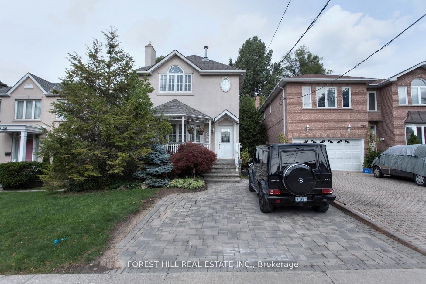 136 Hollywood Avenue, Toronto, ON M2N 3K3