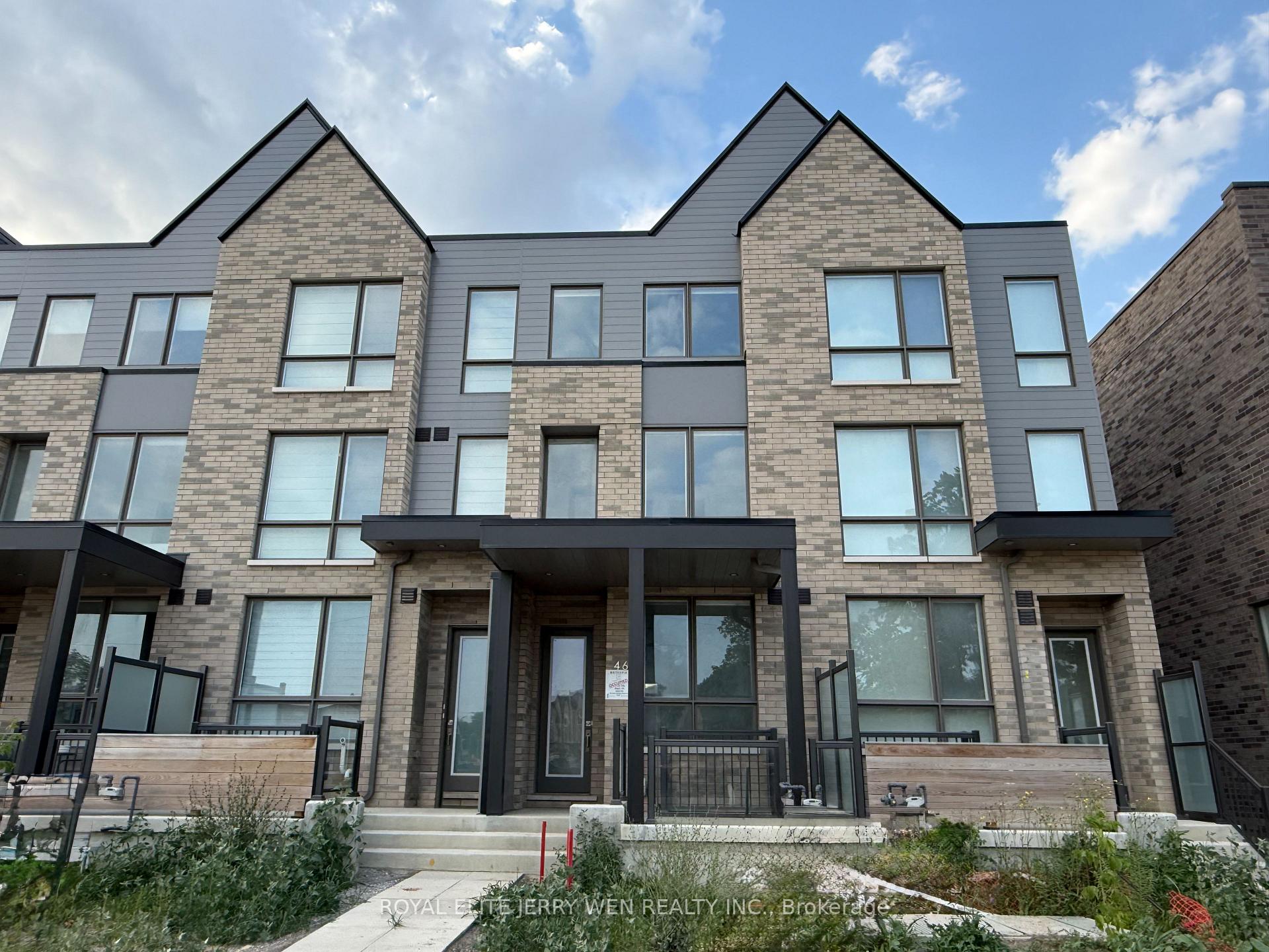 46 Green Gardens Boulevard, Toronto, ON M5A 0E7