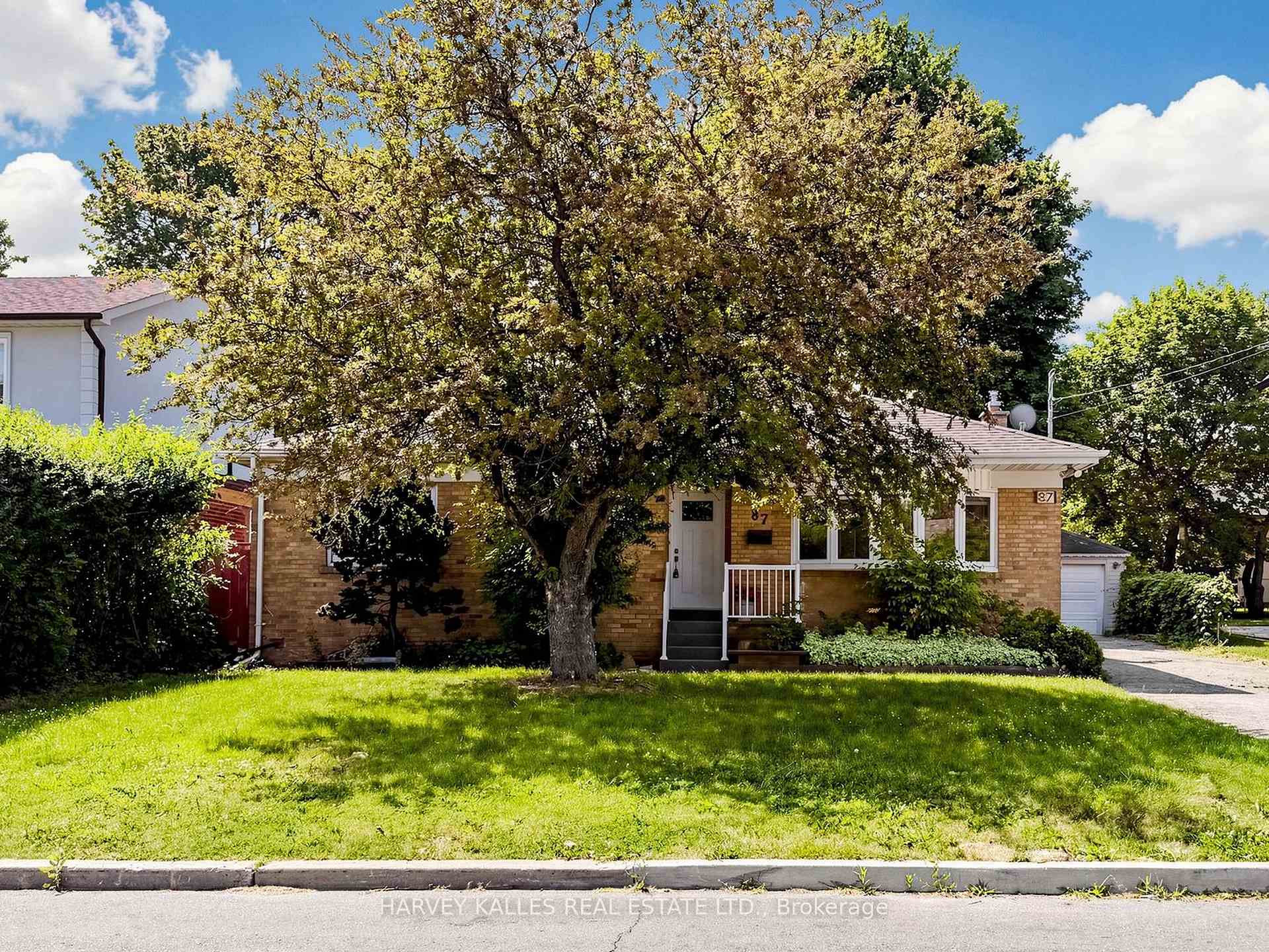 87 Combe Avenue, Toronto, ON M3H 4J6