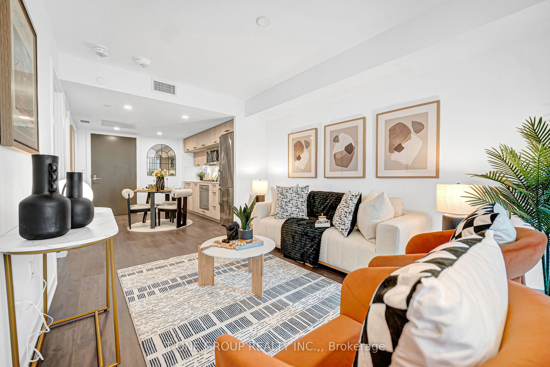 50 Mccaul Street 513, Toronto, ON M5T 1V9