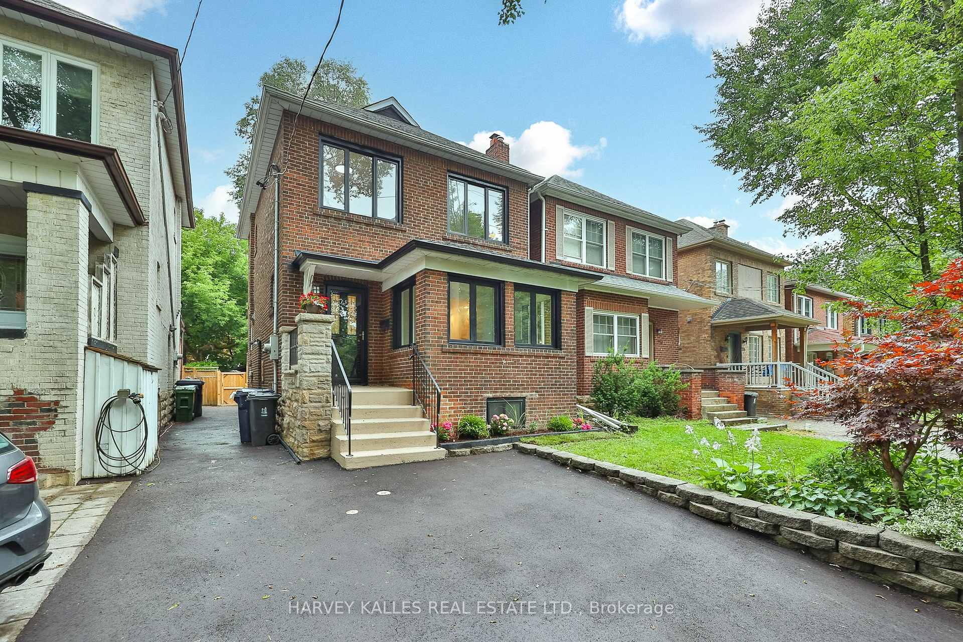 232 Belsize Drive, Toronto, ON M4S 1M4